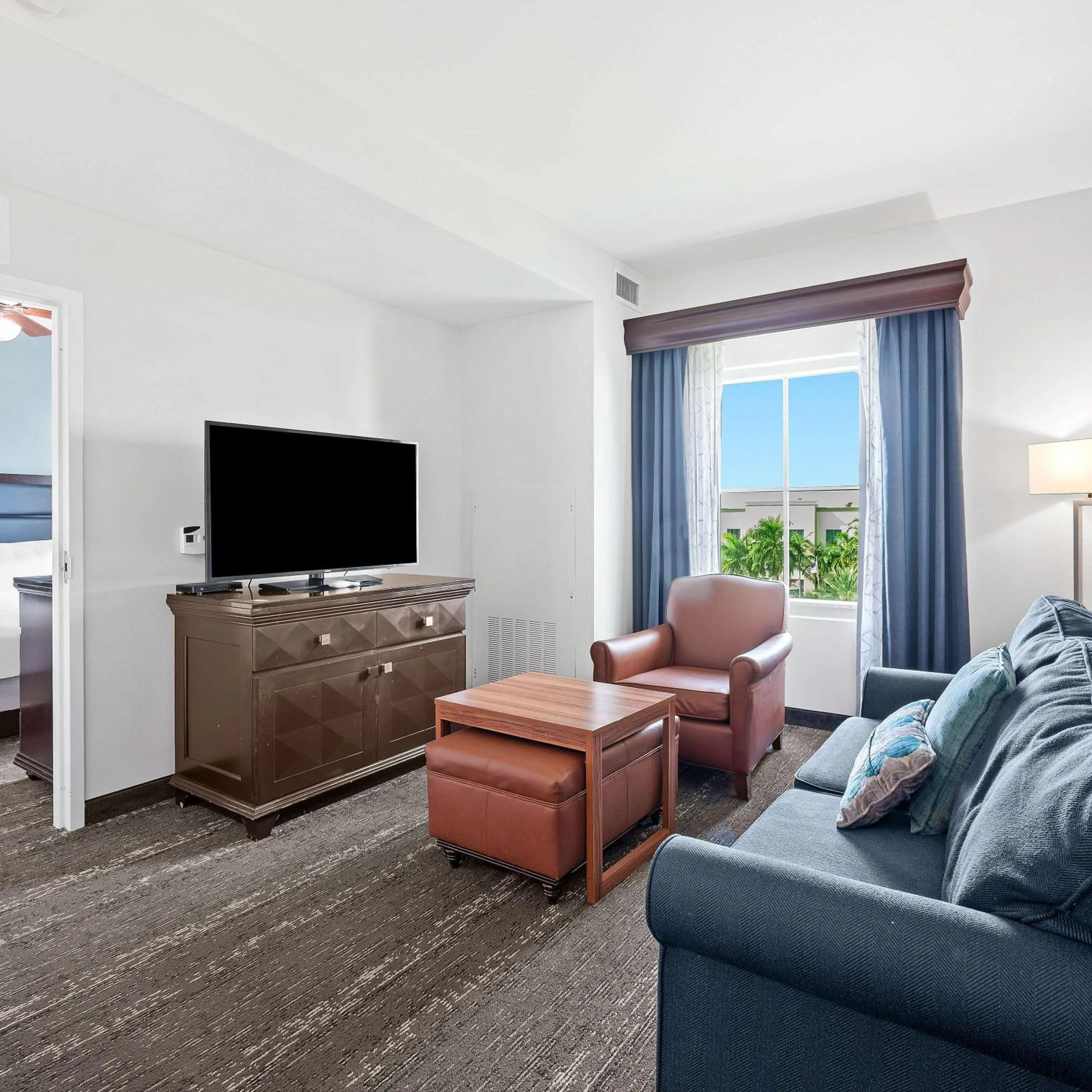 Living room in Homewood Suites by Hilton Fort Lauderdale Airport-Cruise Port