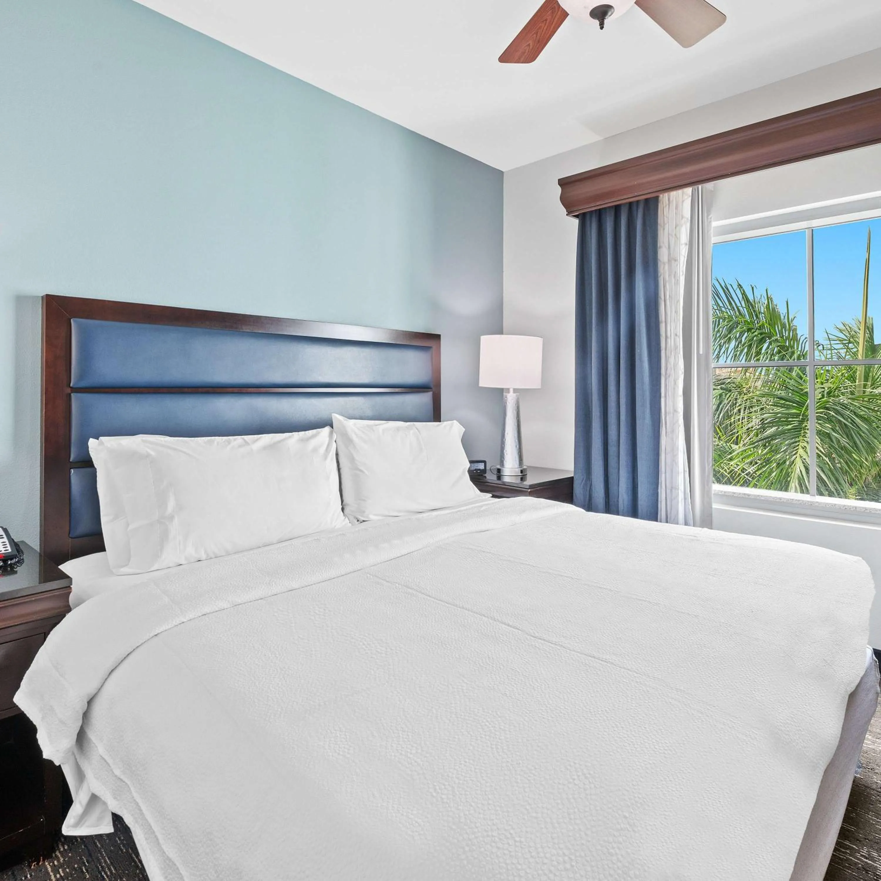 Bed in Homewood Suites by Hilton Fort Lauderdale Airport-Cruise Port