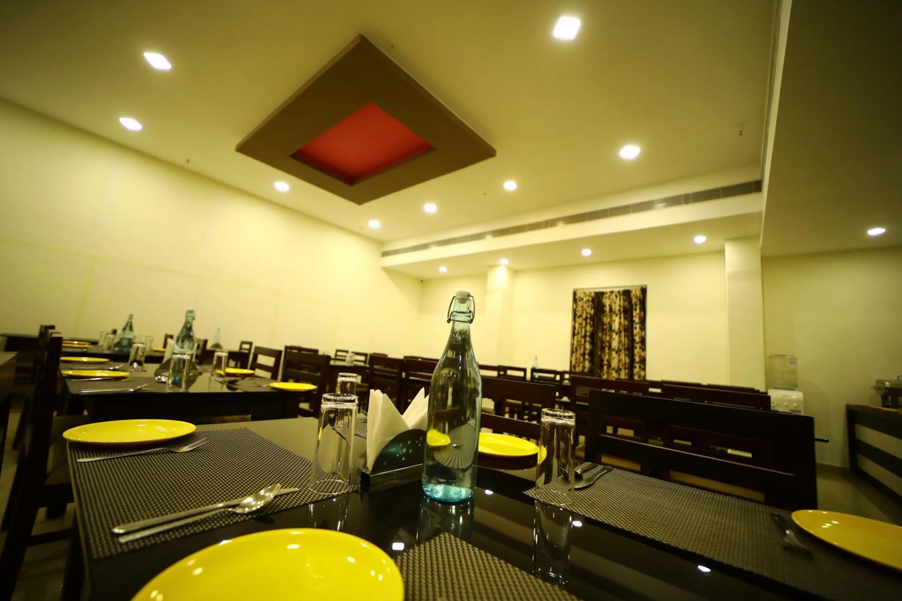 Restaurant/places to eat in Rio Grande Residency