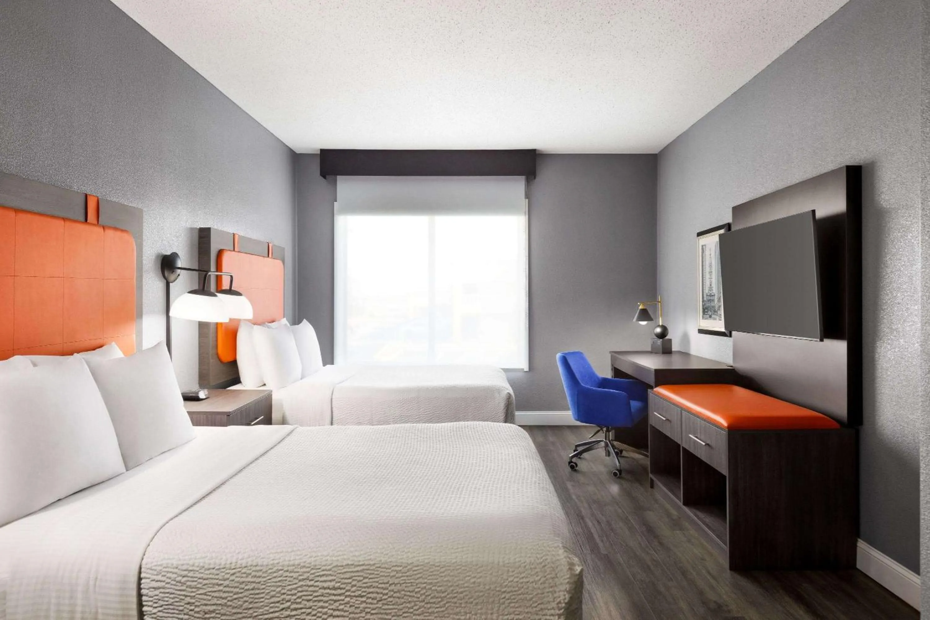 Photo of the whole room, Bed in La Quinta by Wyndham Mt. Laurel - Philadelphia