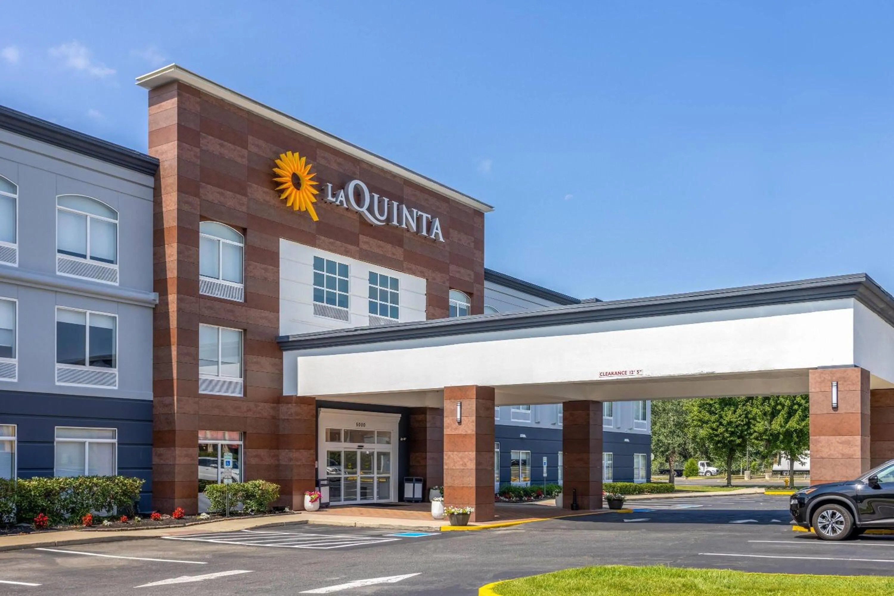 Property building in La Quinta by Wyndham Mt. Laurel - Philadelphia
