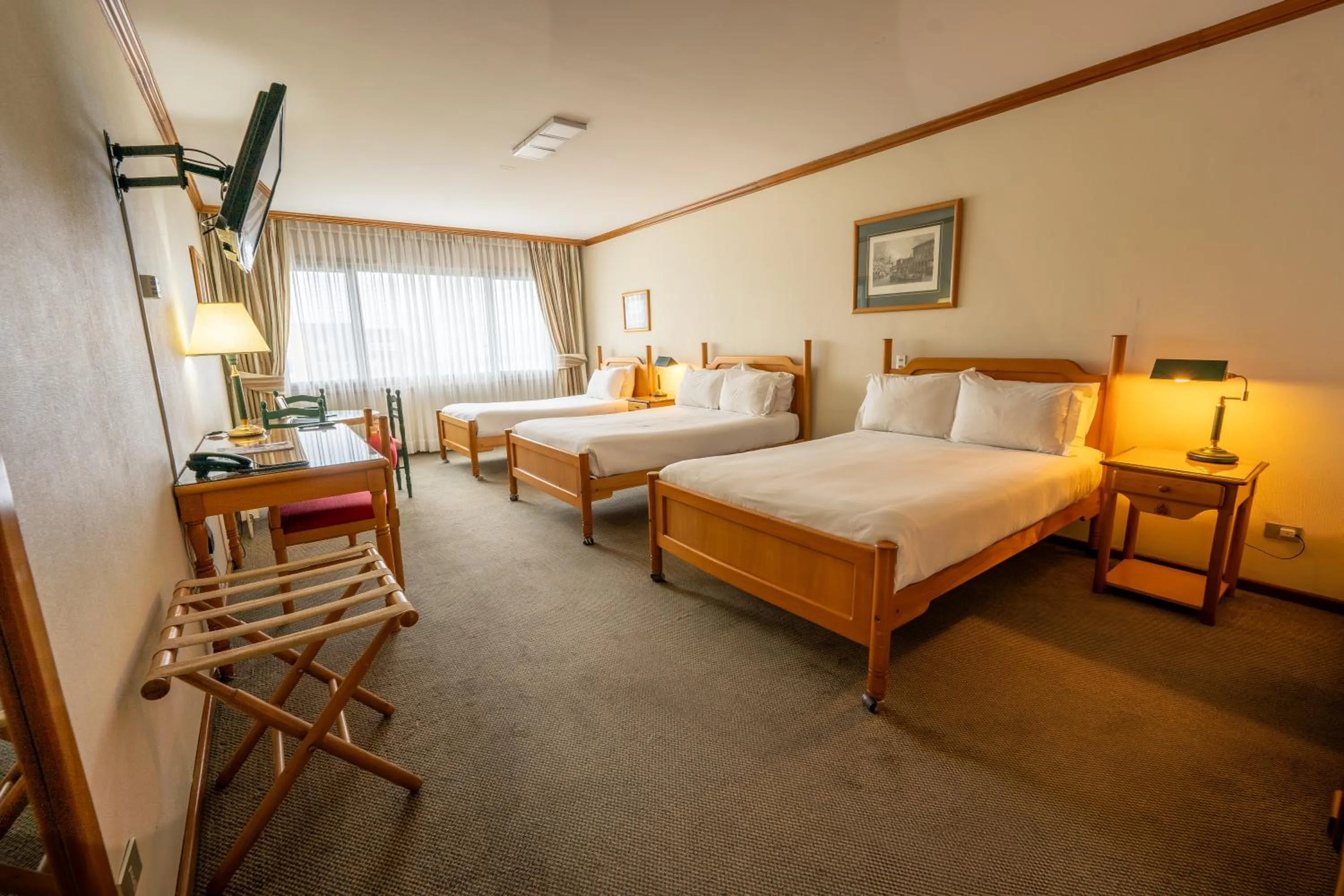 Bedroom, Bed in abba Presidente Suites Puerto Montt