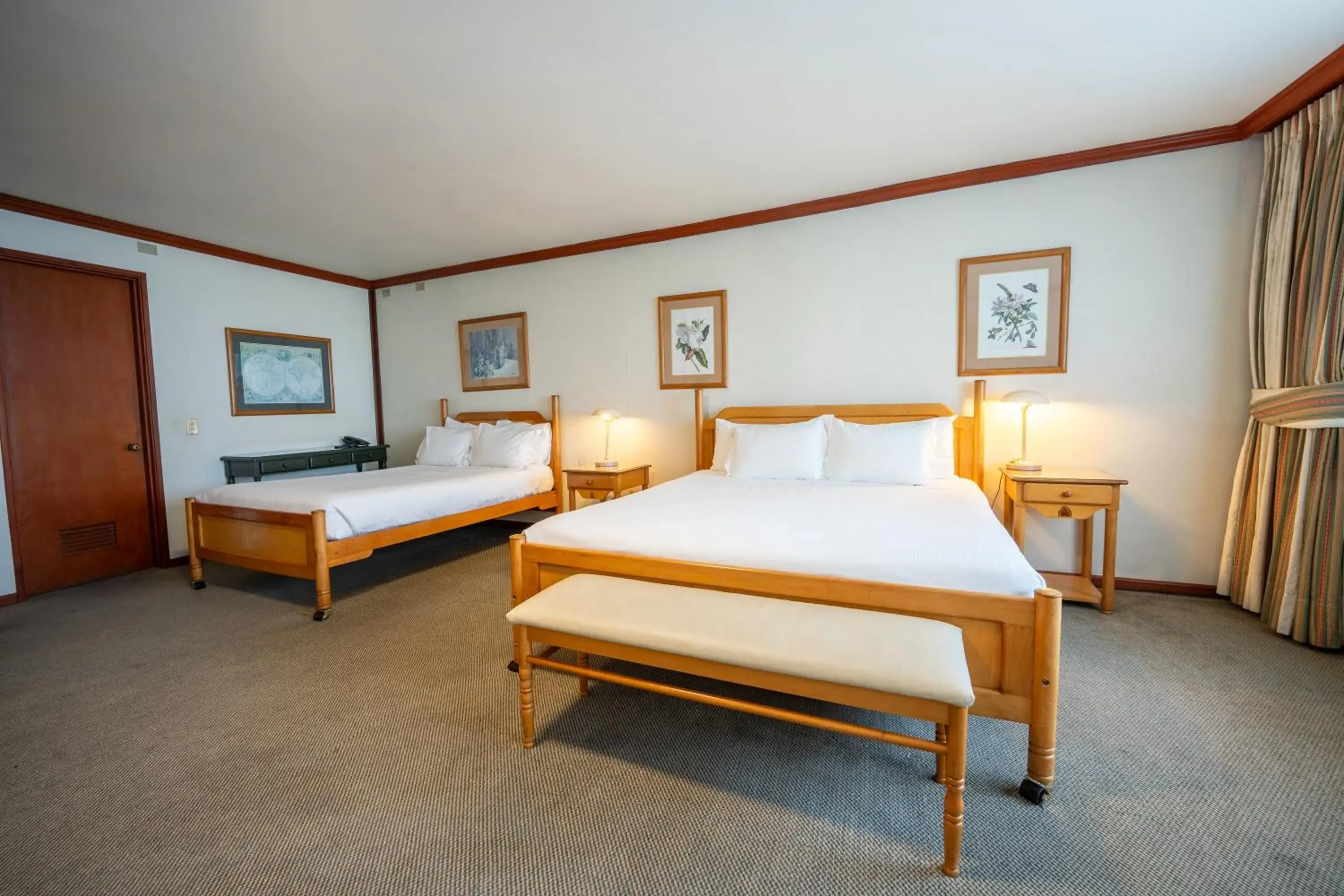 Family Room Vista Mar (2 Adults - 2 children) in abba Presidente Suites Puerto Montt Family Room Vista Mar (2 Adults - 2 children) in abba Presidente Suites Puerto Montt