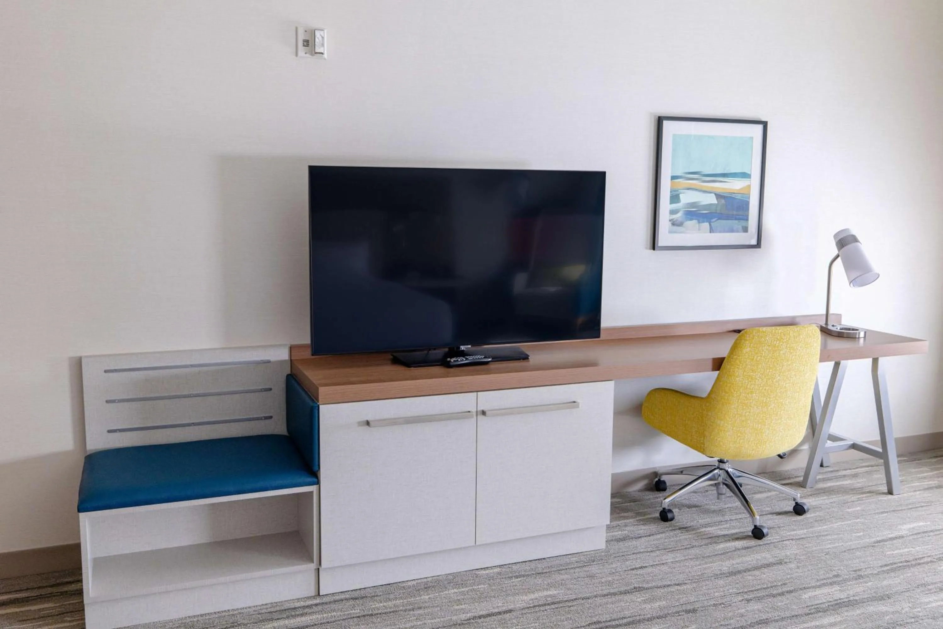 Bedroom in Hilton Garden Inn Lakewood