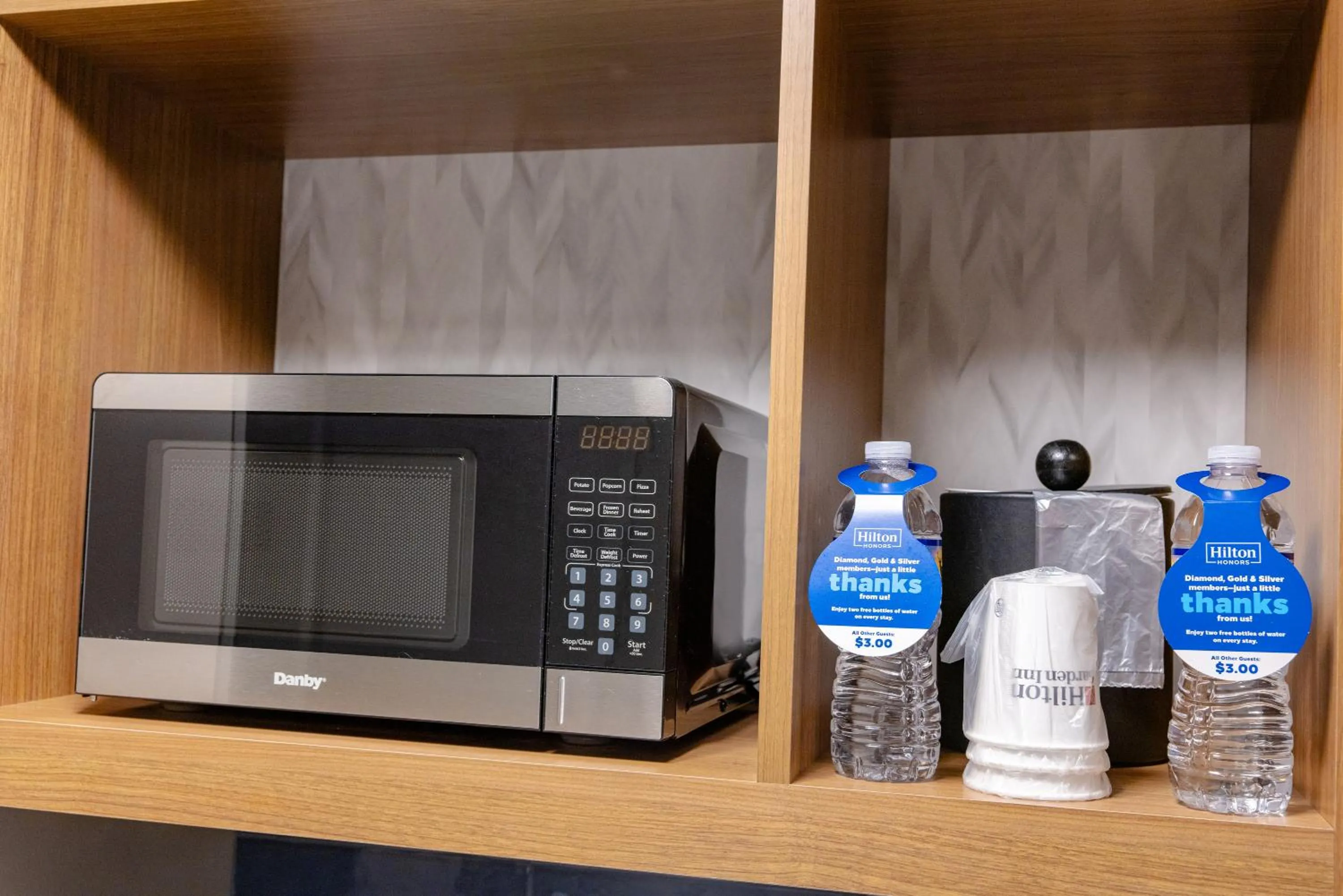 microwave in Hilton Garden Inn Lakewood