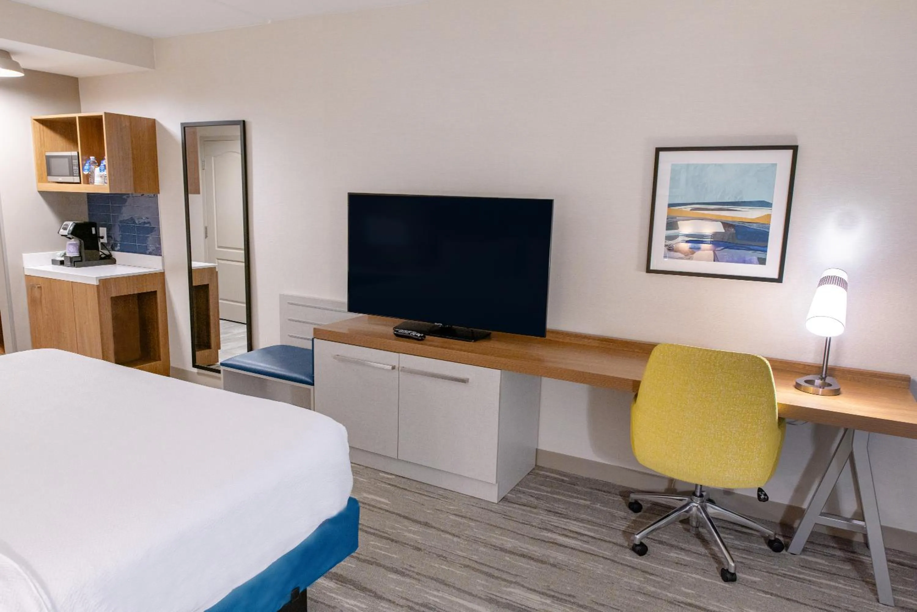 Bed in Hilton Garden Inn Lakewood