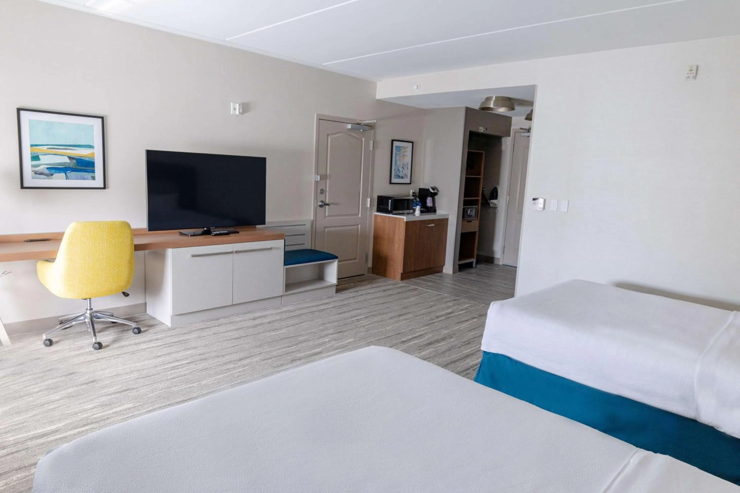 Bedroom, Bed in Hilton Garden Inn Lakewood