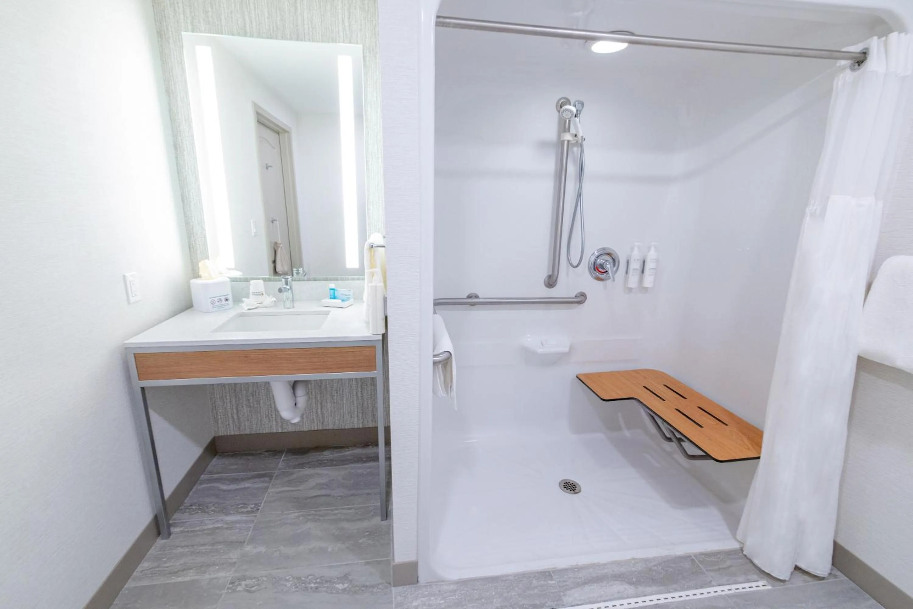 Bathroom in Hilton Garden Inn Lakewood