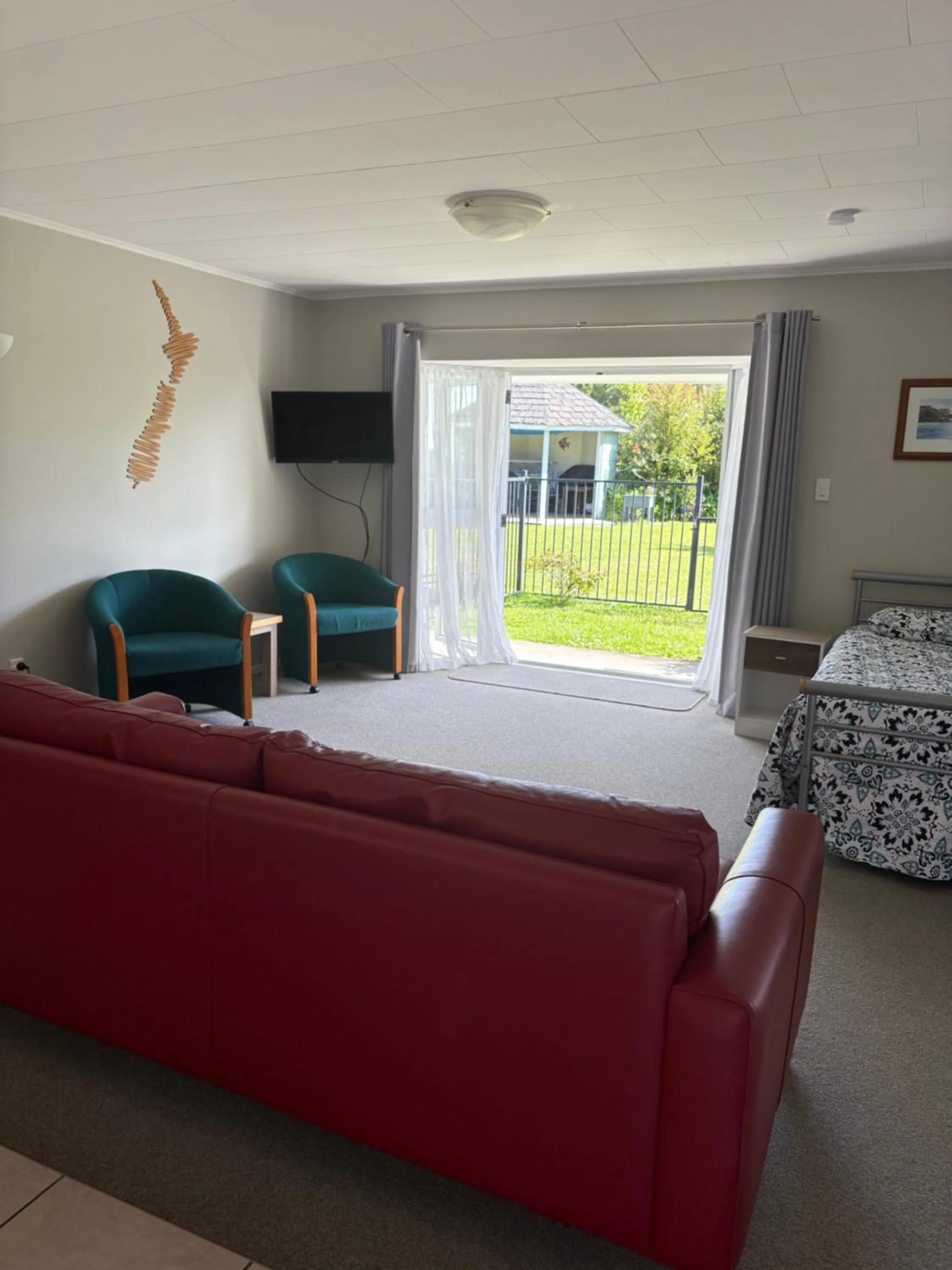 Bed in Ash Grove Boutique Motel