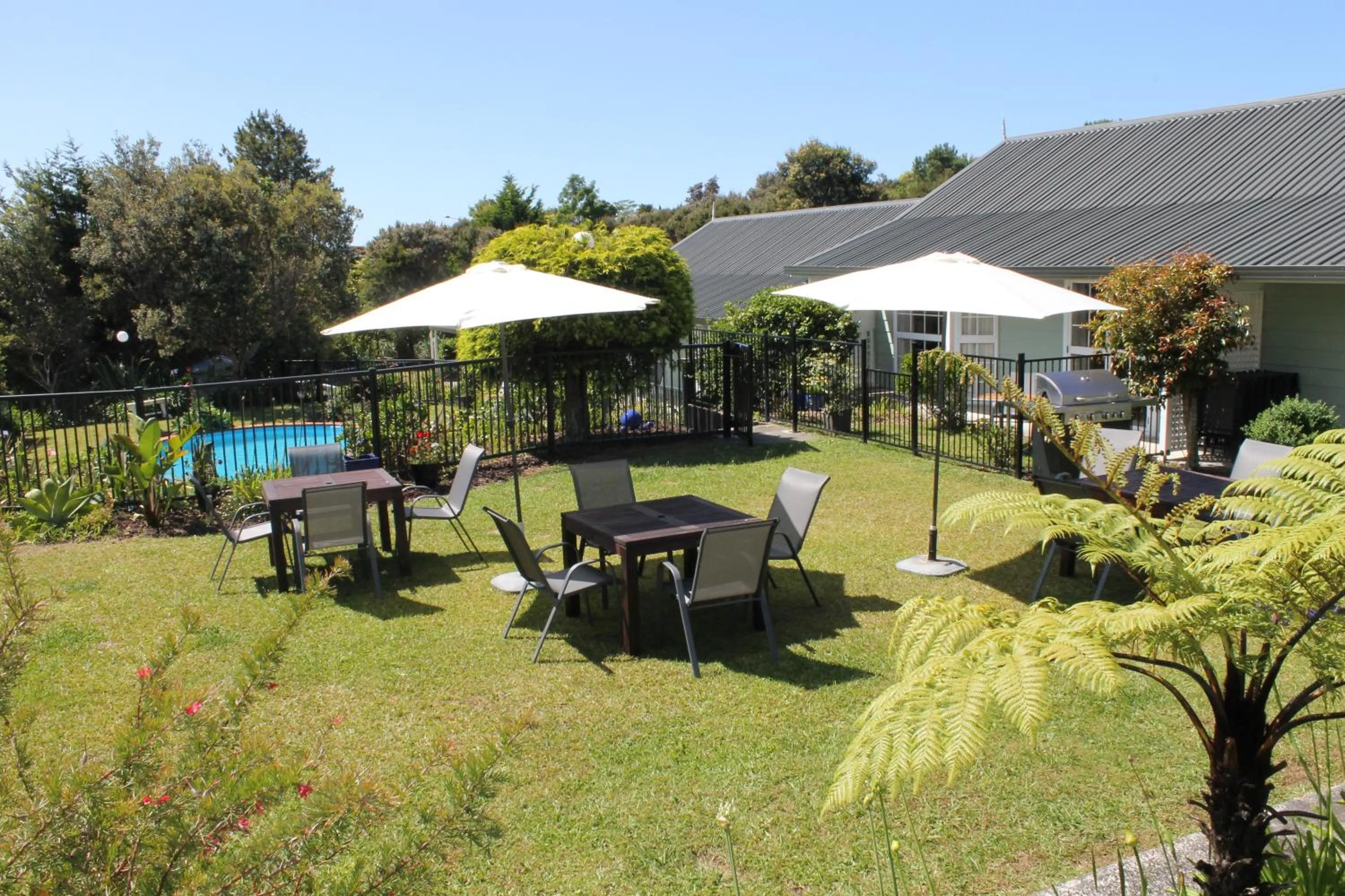 Garden in Ash Grove Boutique Motel