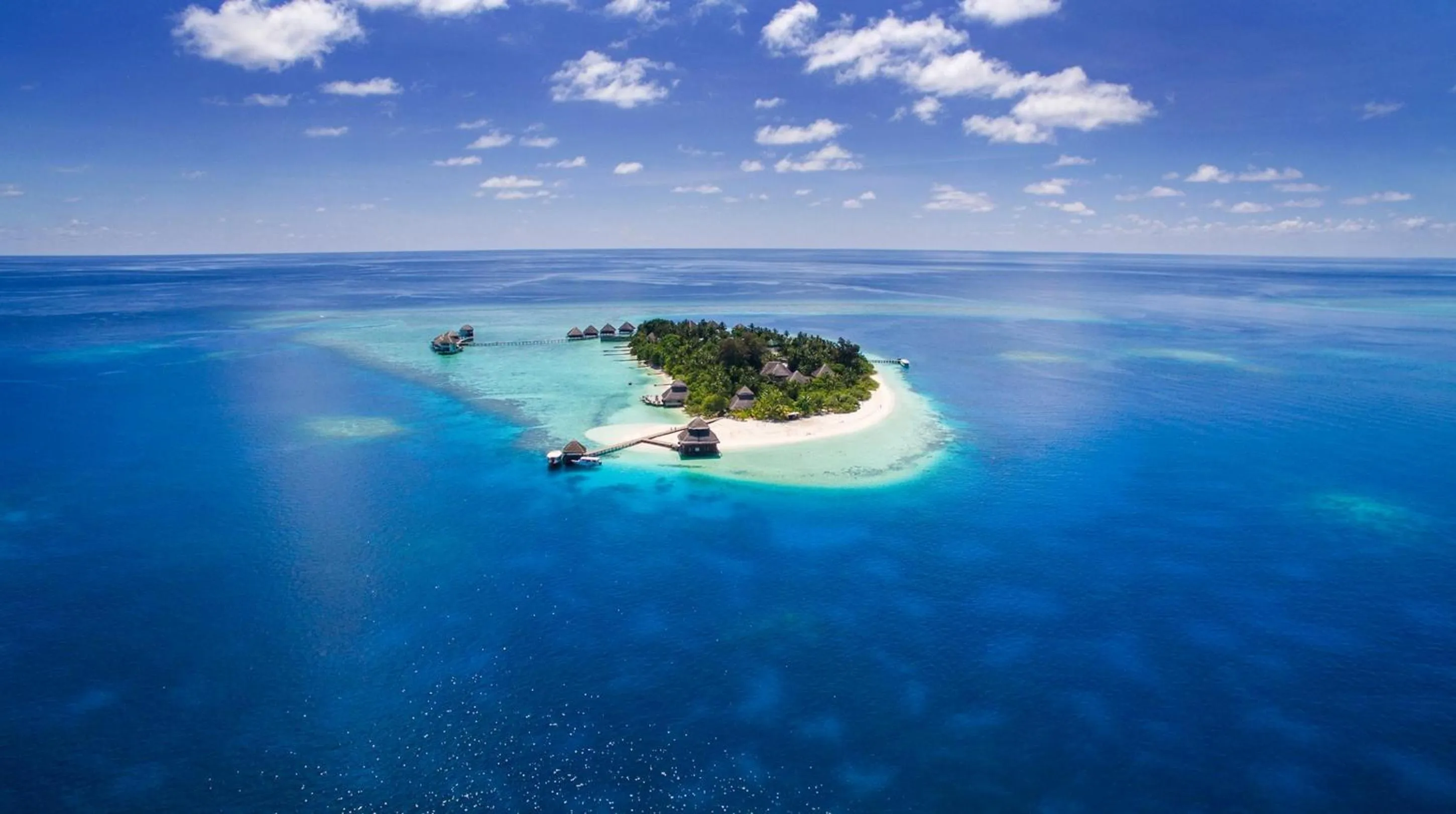 Bird's eye view in Adaaran Club Rannalhi - All Inclusive - 45 Minutes away from Male by Speedboat