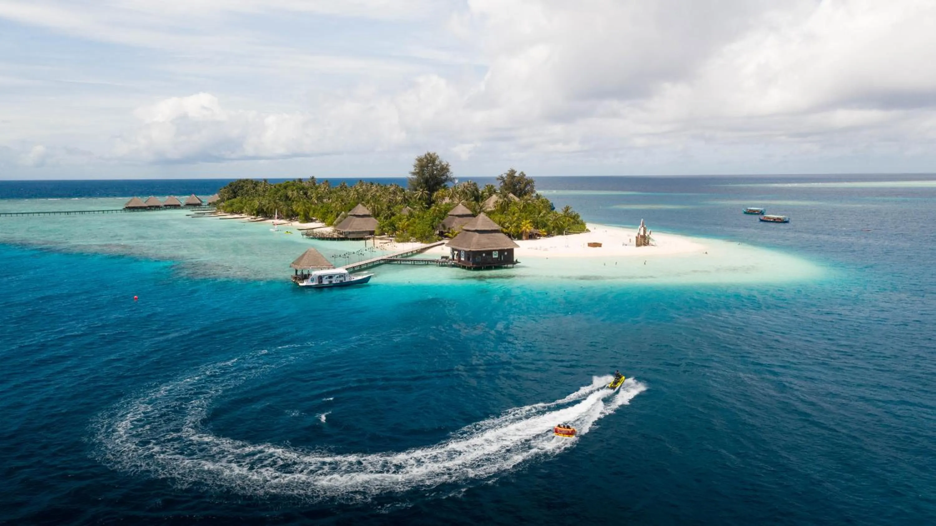 Day in Adaaran Club Rannalhi - All Inclusive - 45 Minutes away from Male by Speedboat