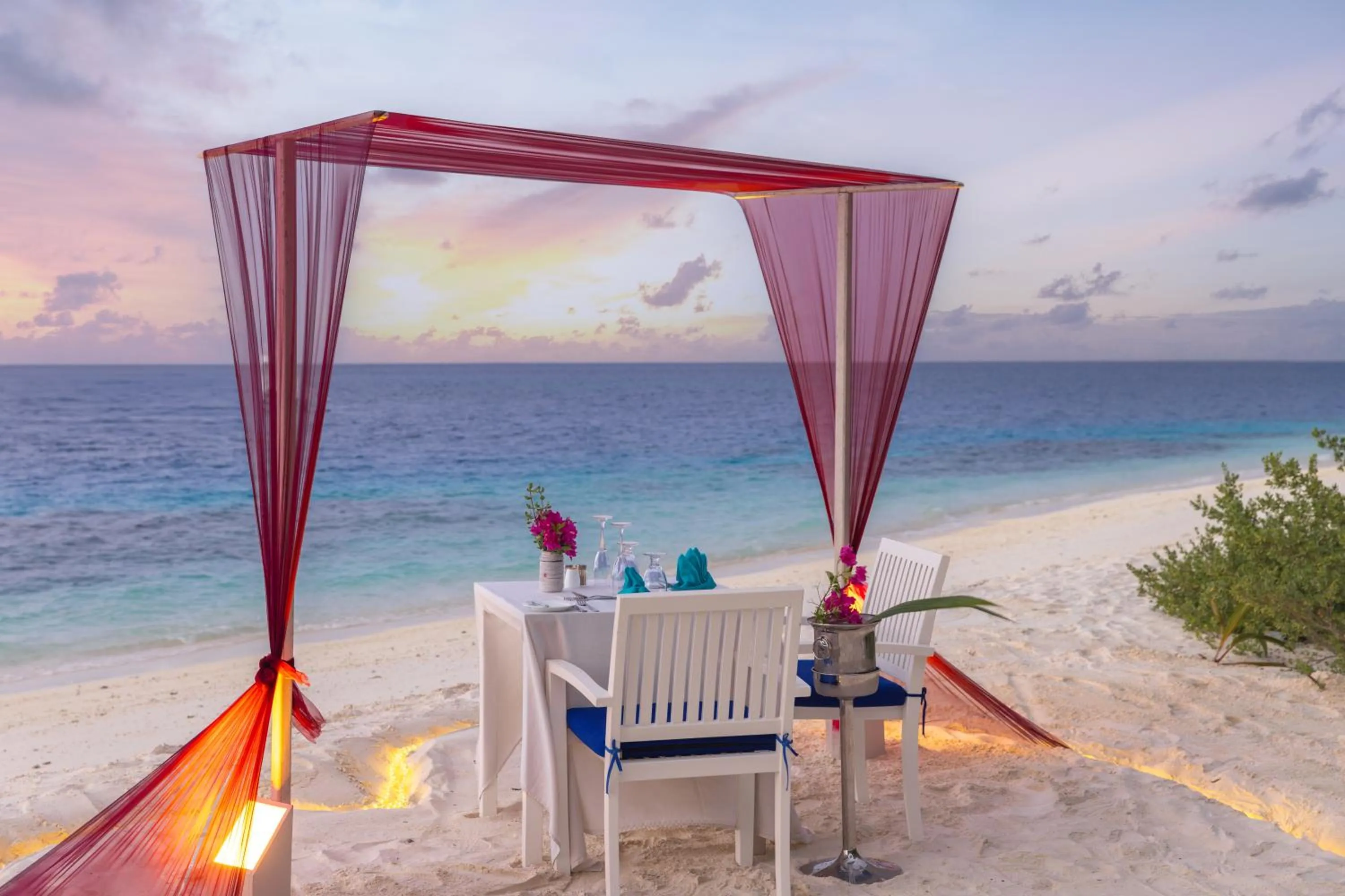 Beach in Adaaran Club Rannalhi - All Inclusive - 45 Minutes away from Male by Speedboat