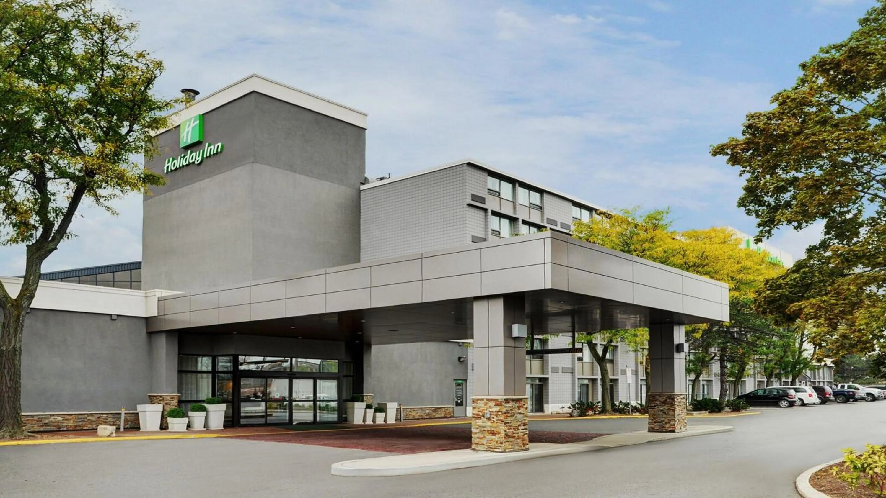 Property building in Holiday Inn Burlington Conference Centre by IHG