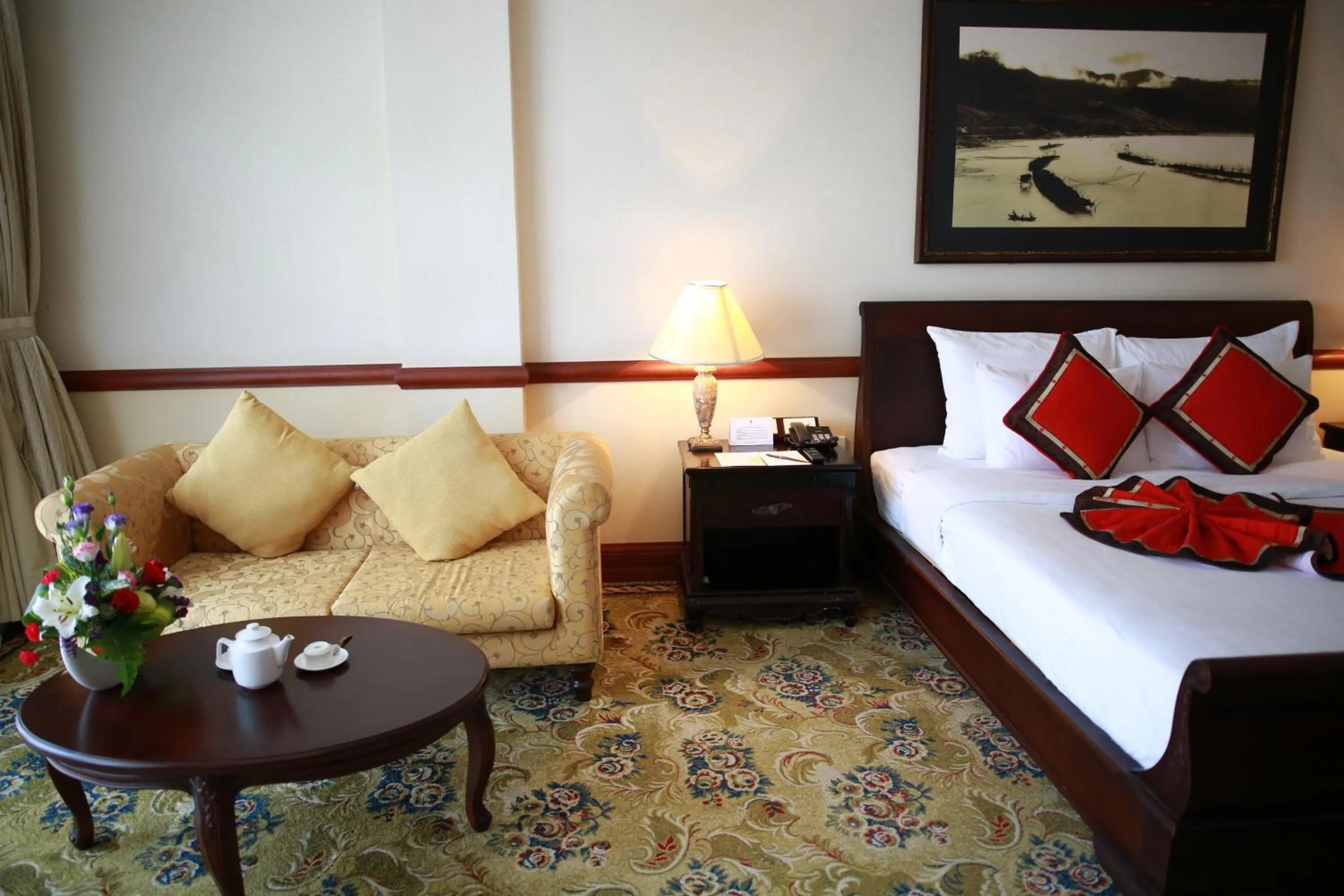 Bedroom, Bed in Sammy Dalat Hotel