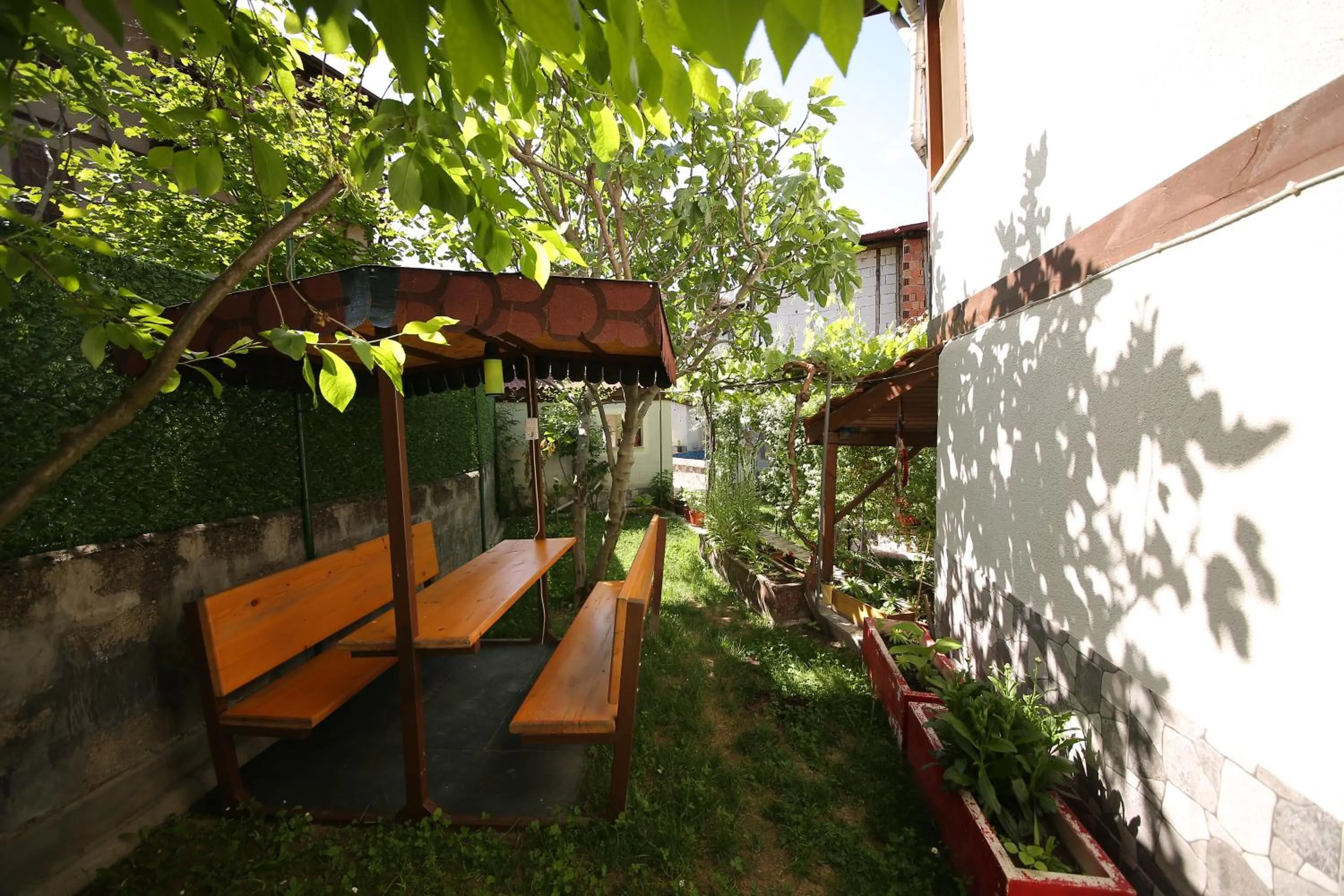 Garden in Emiroğlu Konak Otel