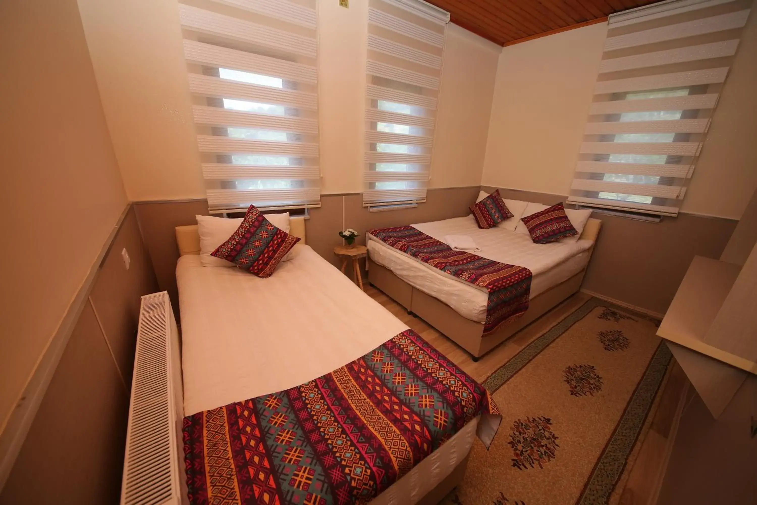 Triple Room in Emiroğlu Konak Otel Triple Room in Emiroğlu Konak Otel