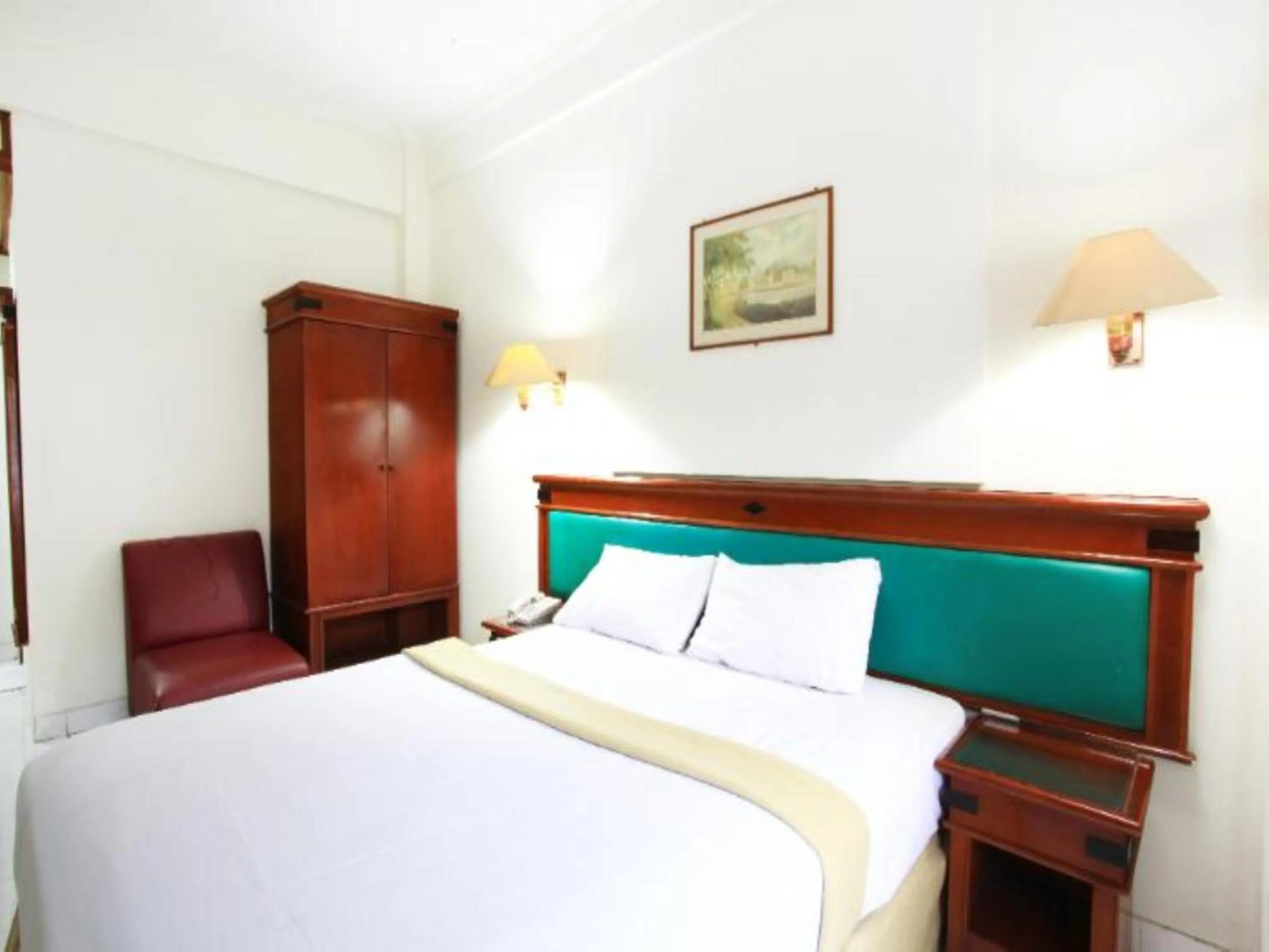 Bed in Puri Jaya Hotel