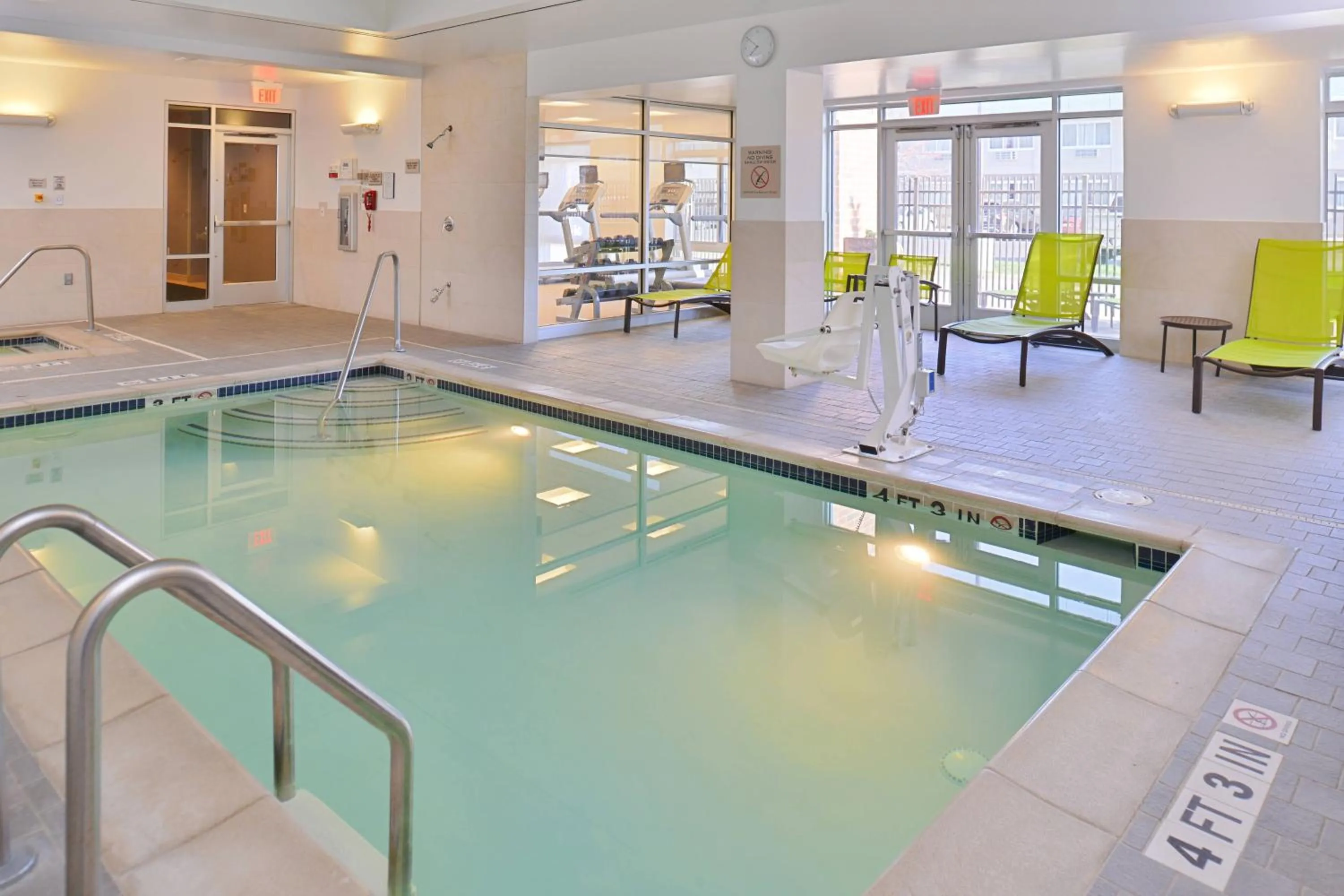 Swimming pool in Springhill Suites by Marriott Detroit Metro Airport Romulus