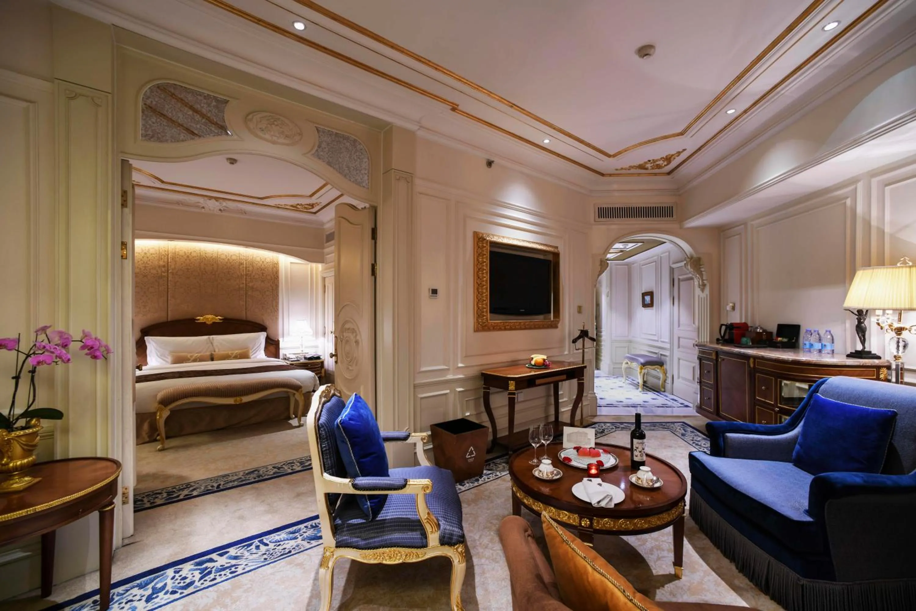 Living room, Bed in Legendale Hotel Beijing