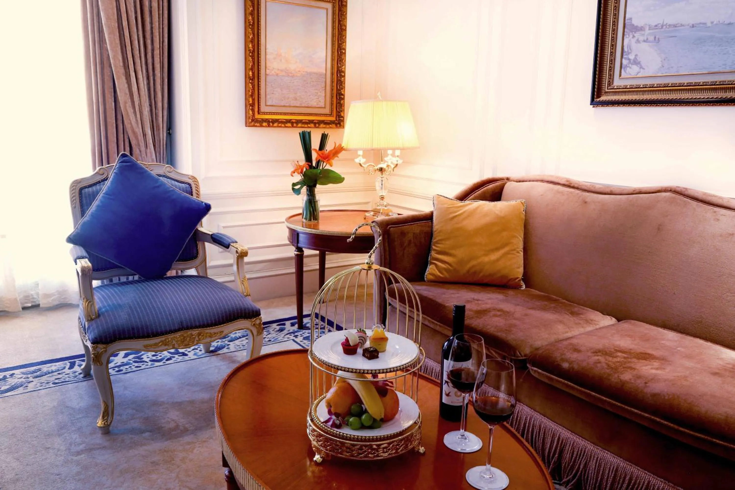 Living room in Legendale Hotel Beijing