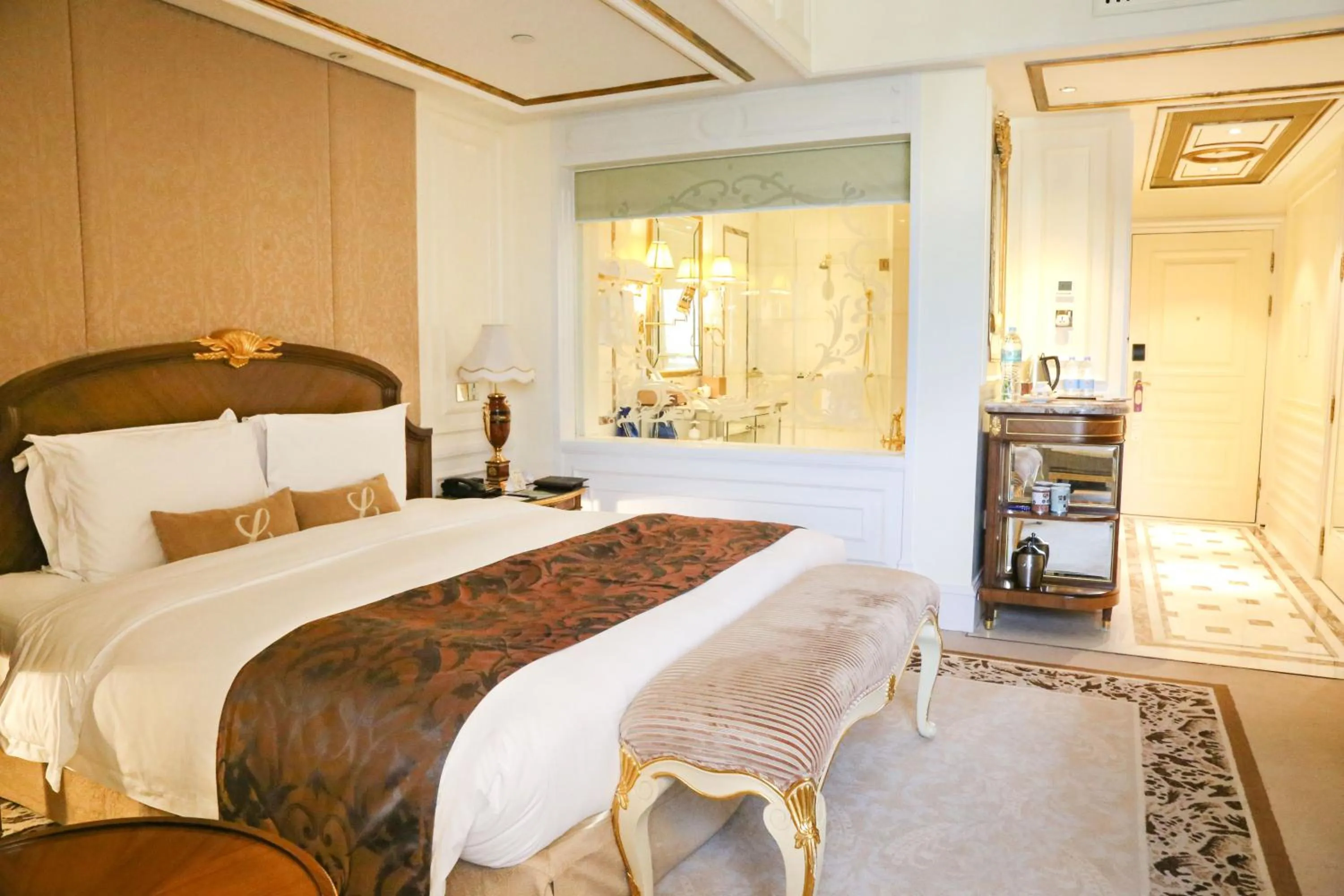 Photo of the whole room, Bed in Legendale Hotel Beijing