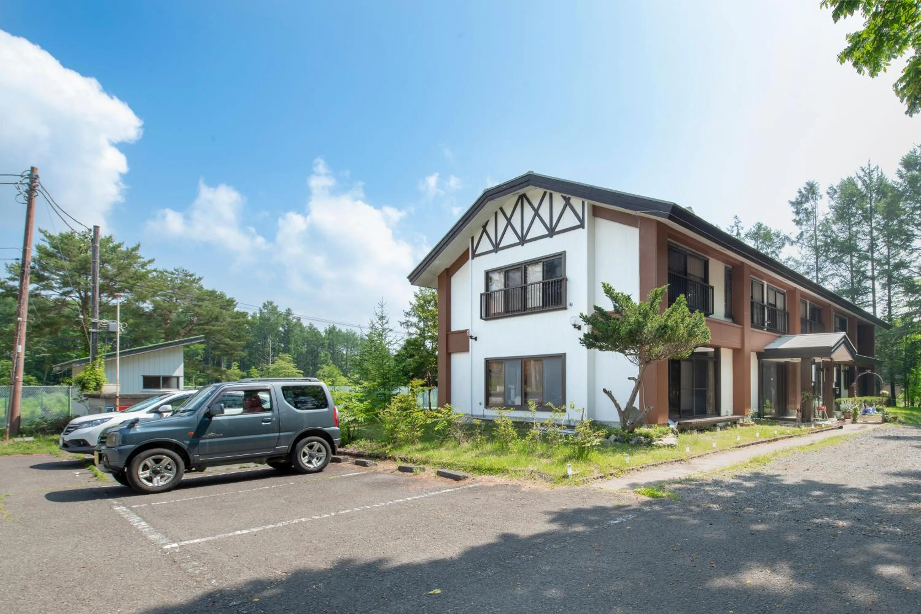 Property building in Yamanaka Lake Ryozan