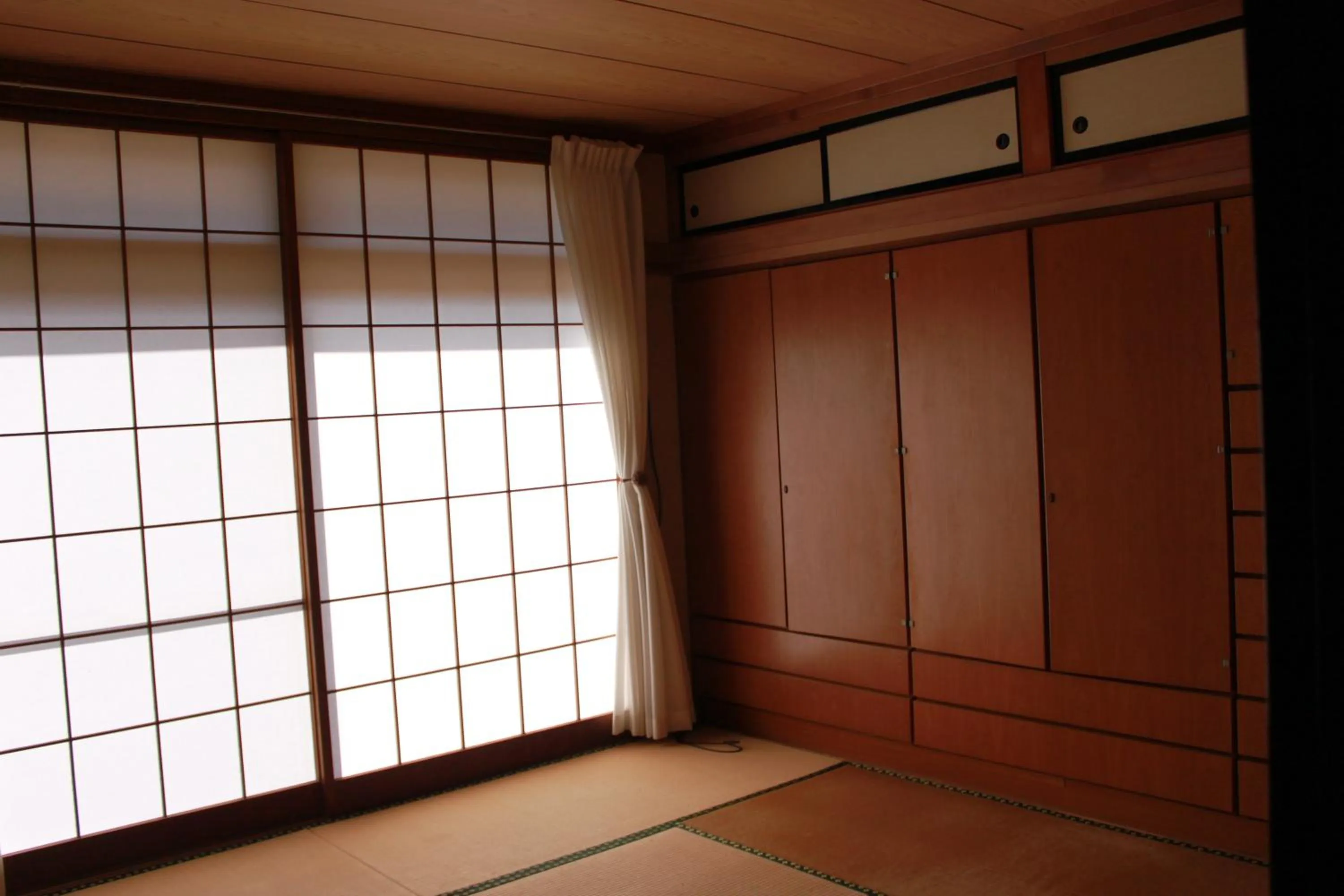 Photo of the whole room in Yamanaka Lake Ryozan