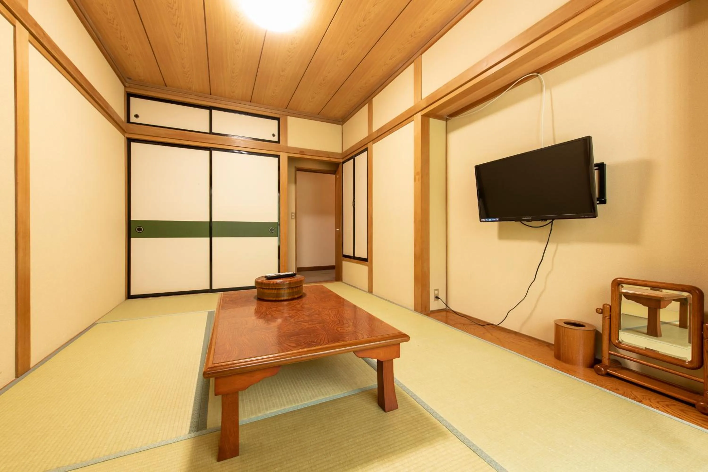 Photo of the whole room in Yamanaka Lake Ryozan