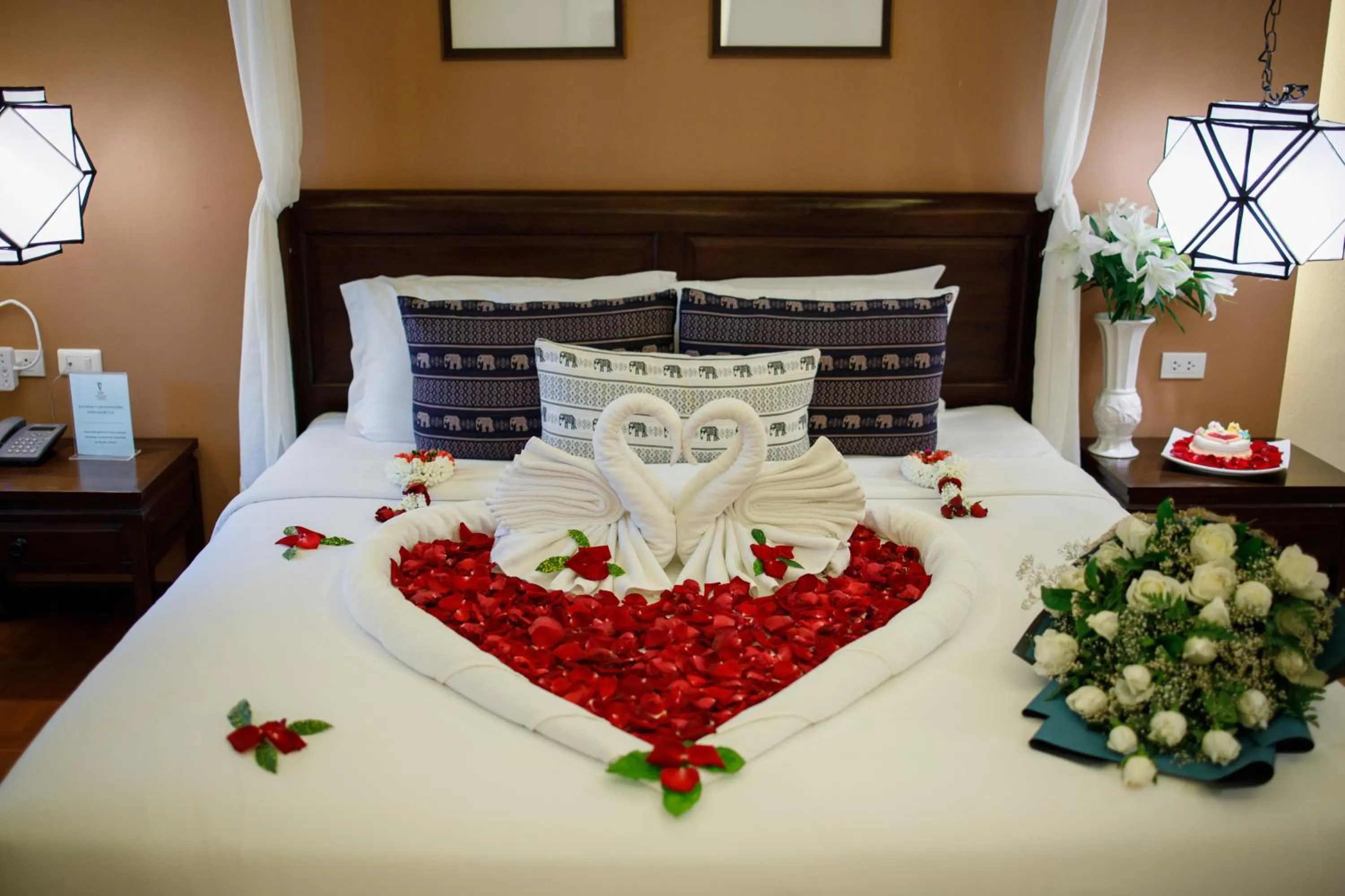 Bed in Vdara Pool Resort Spa Chiang Mai