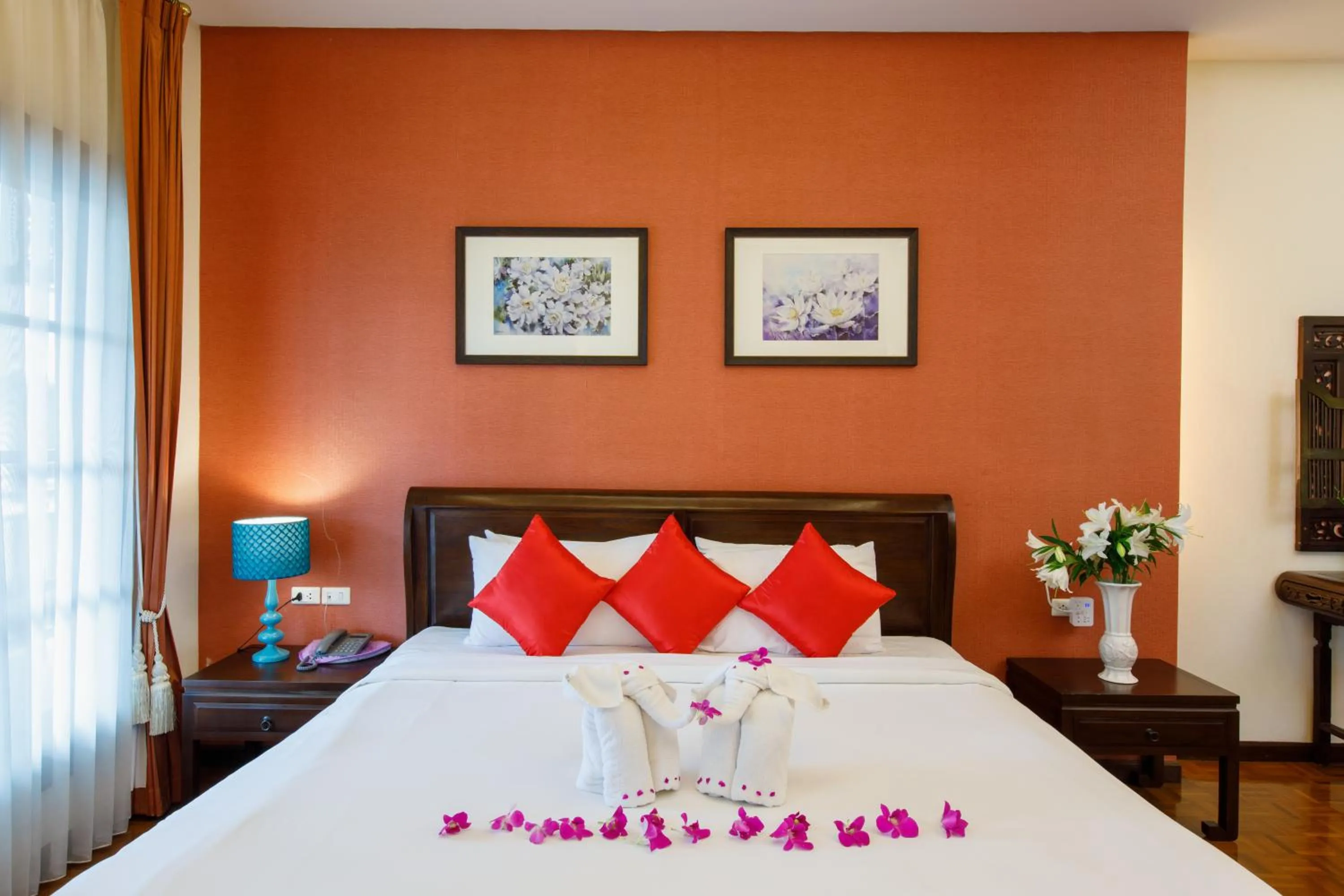 Bed in Vdara Pool Resort Spa Chiang Mai