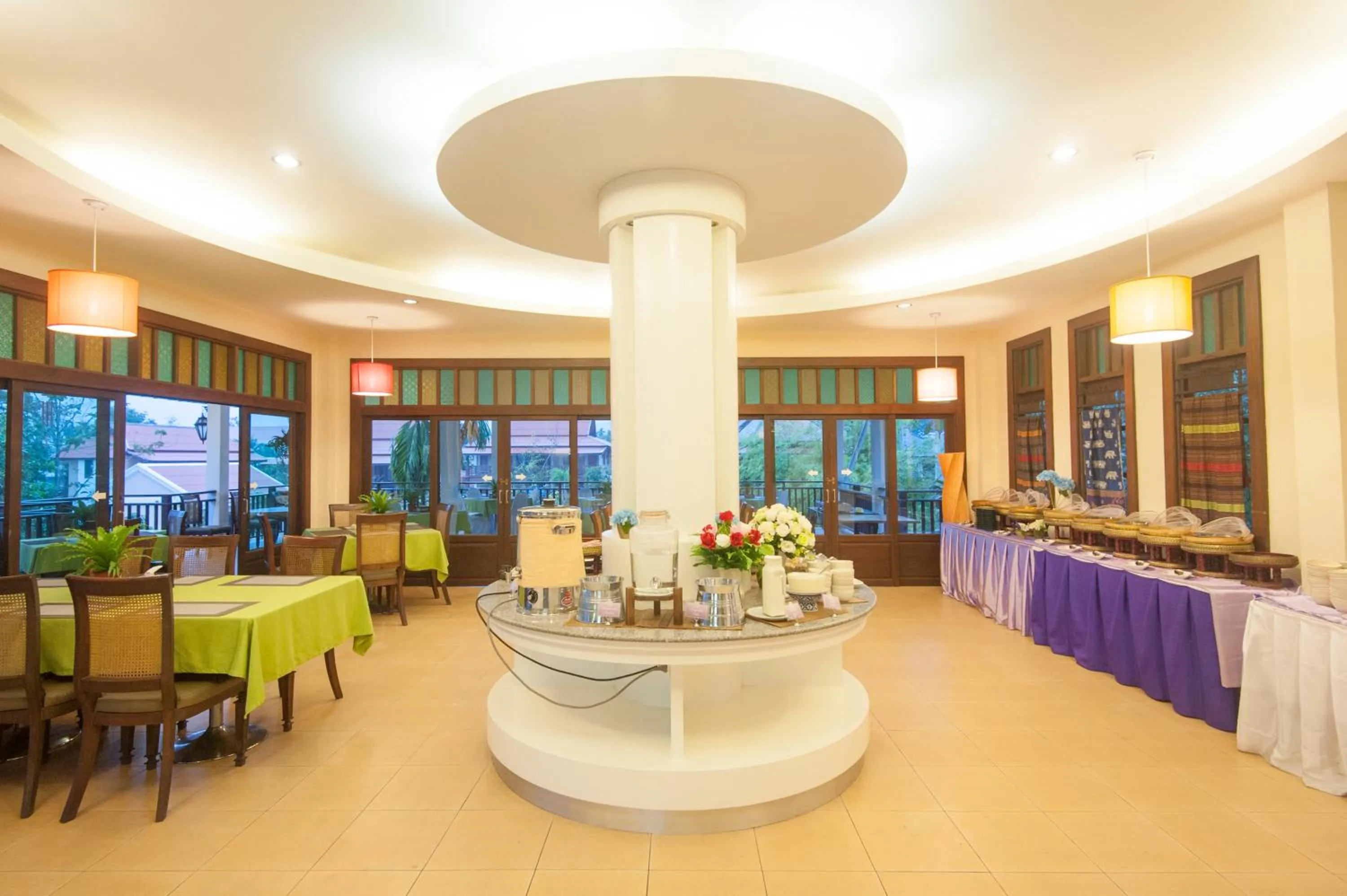 Restaurant/places to eat in Vdara Pool Resort Spa Chiang Mai