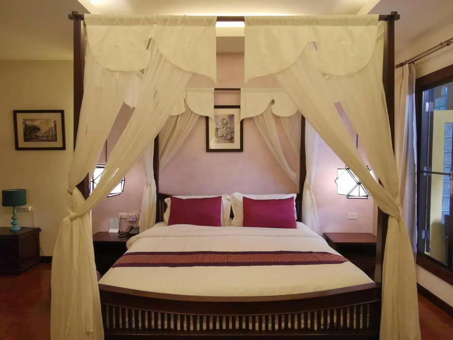 Bed in Vdara Pool Resort Spa Chiang Mai