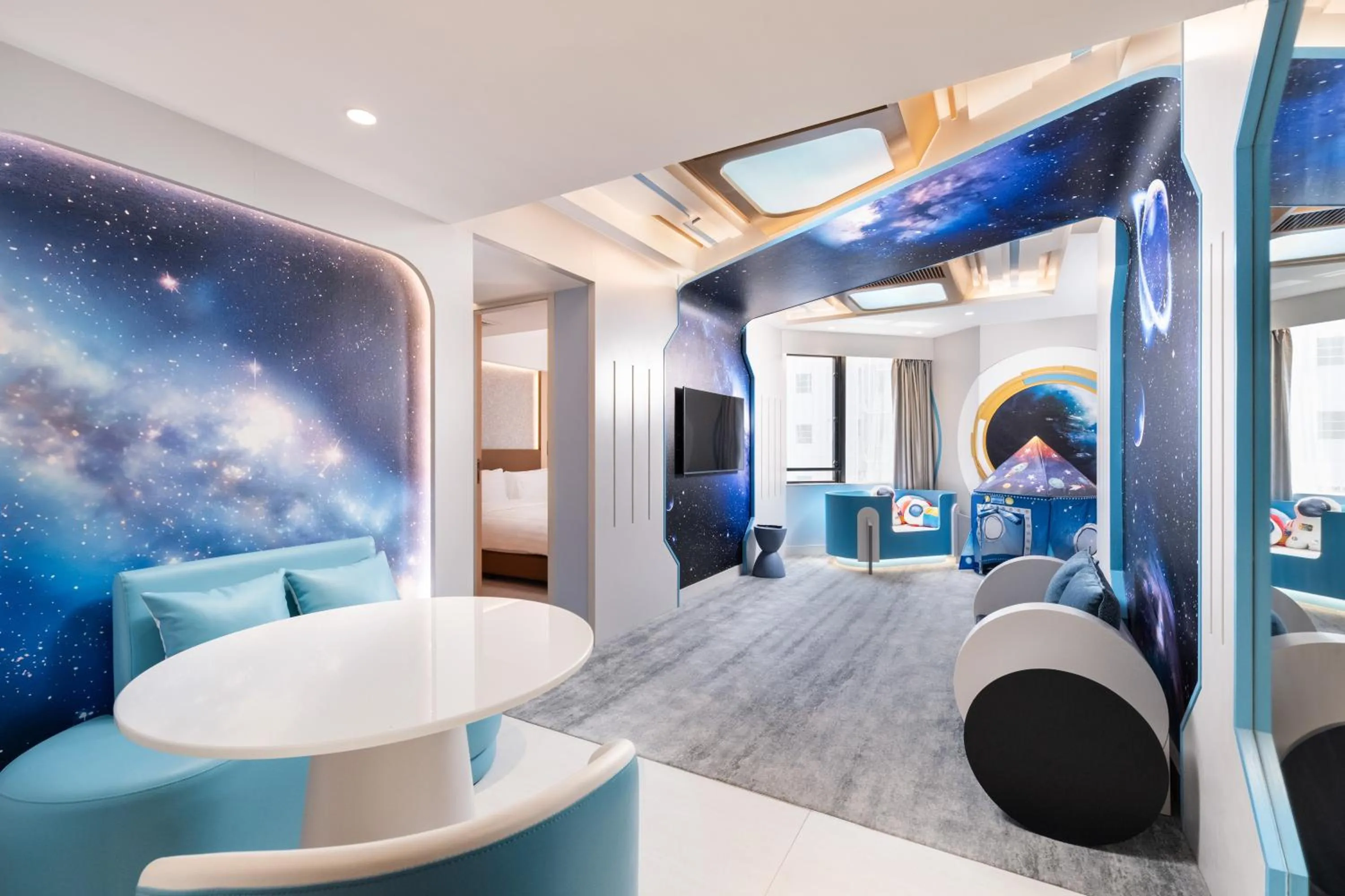 Living room in The Kimberley Hotel