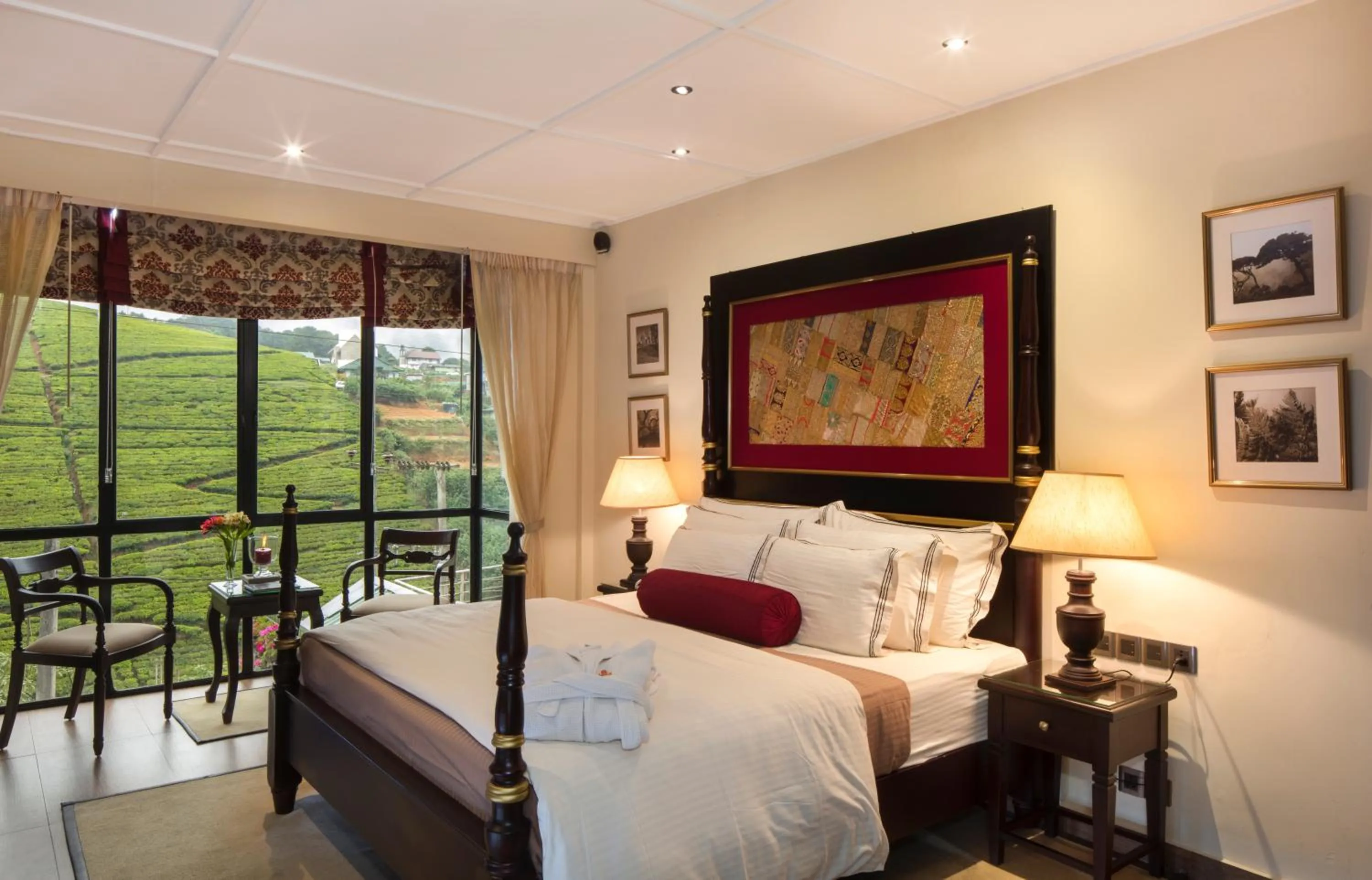 Bedroom, Bed in The CheRiz Boutique