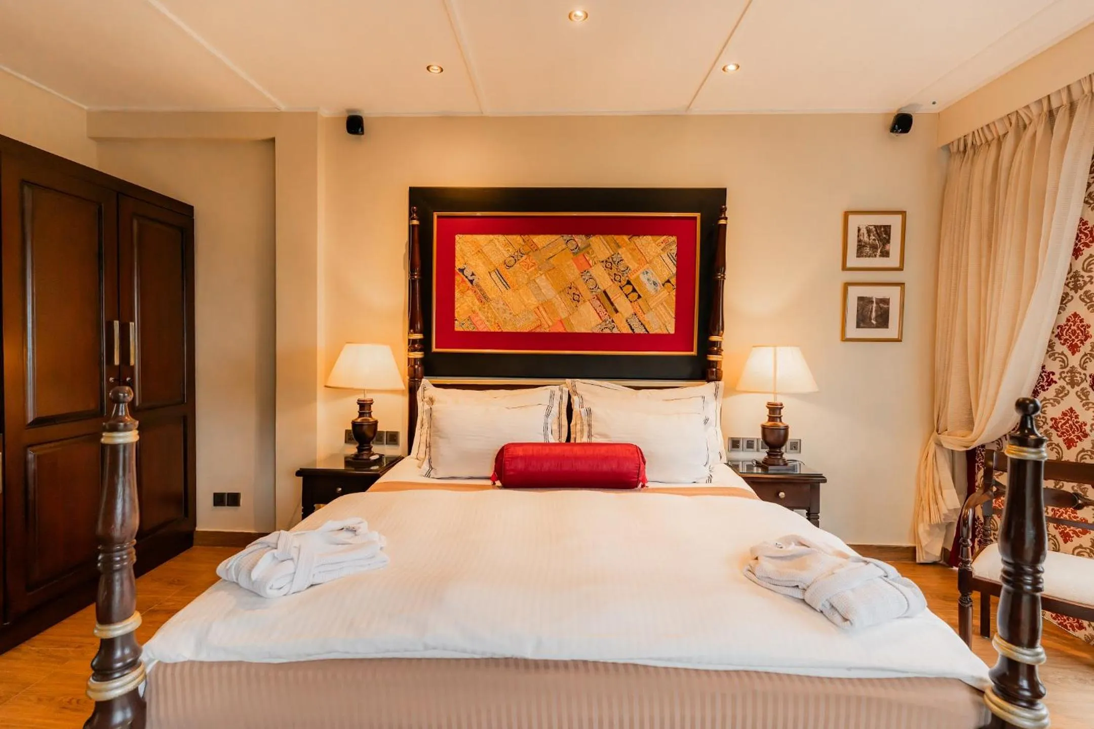 Bedroom, Bed in The CheRiz Boutique