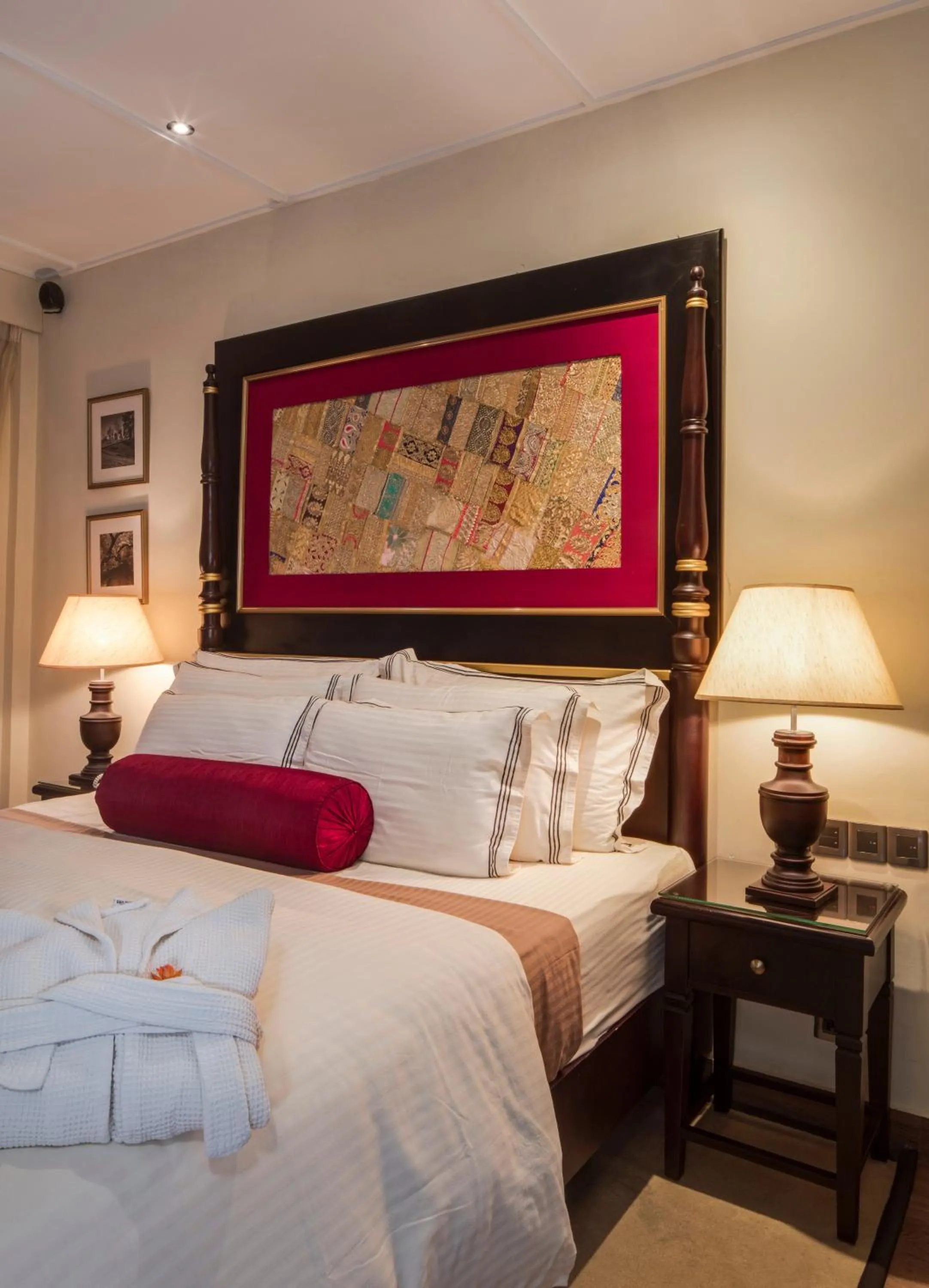 Bedroom, Bed in The CheRiz Boutique