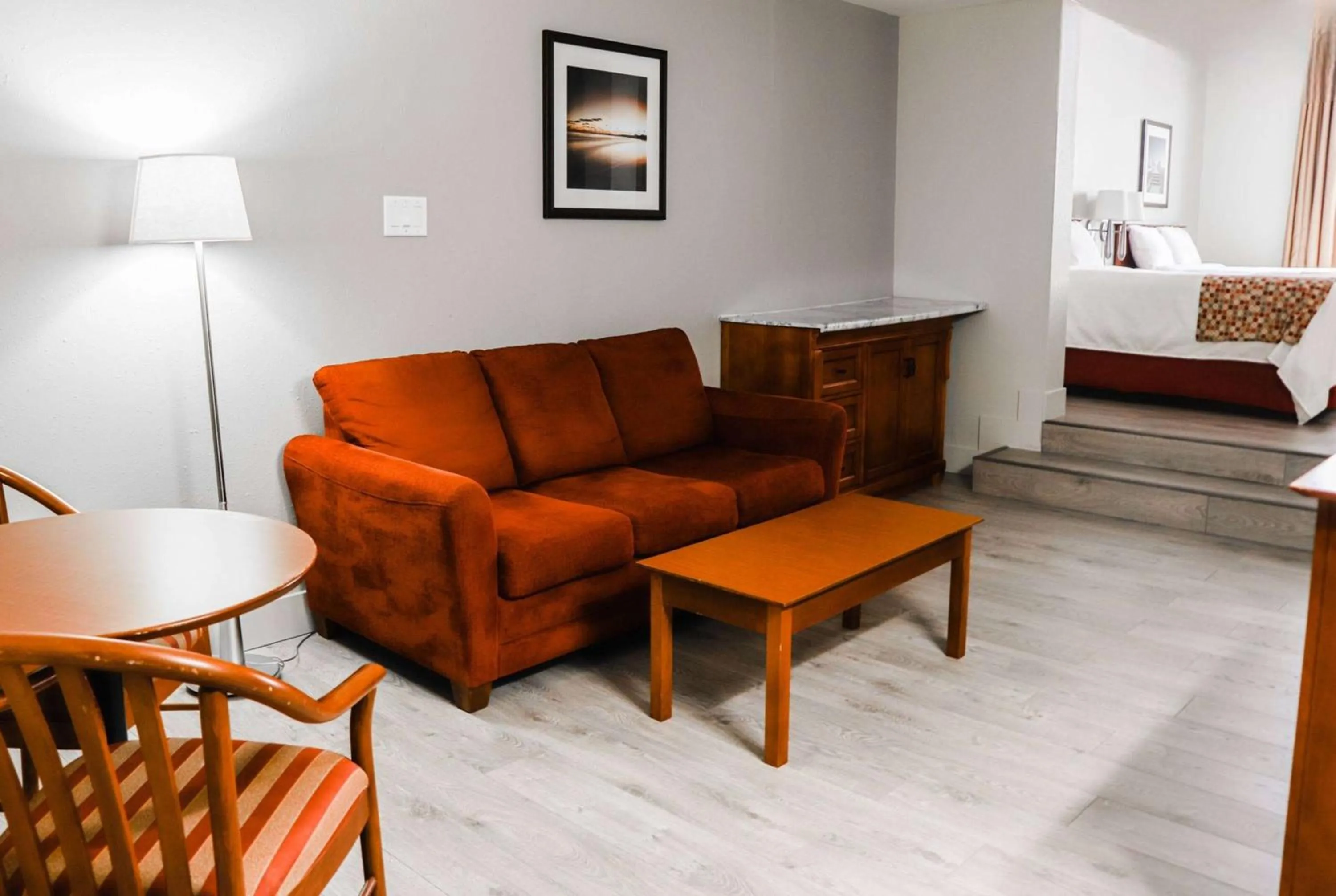 Photo of the whole room in Super 8 by Wyndham Campbellton NB