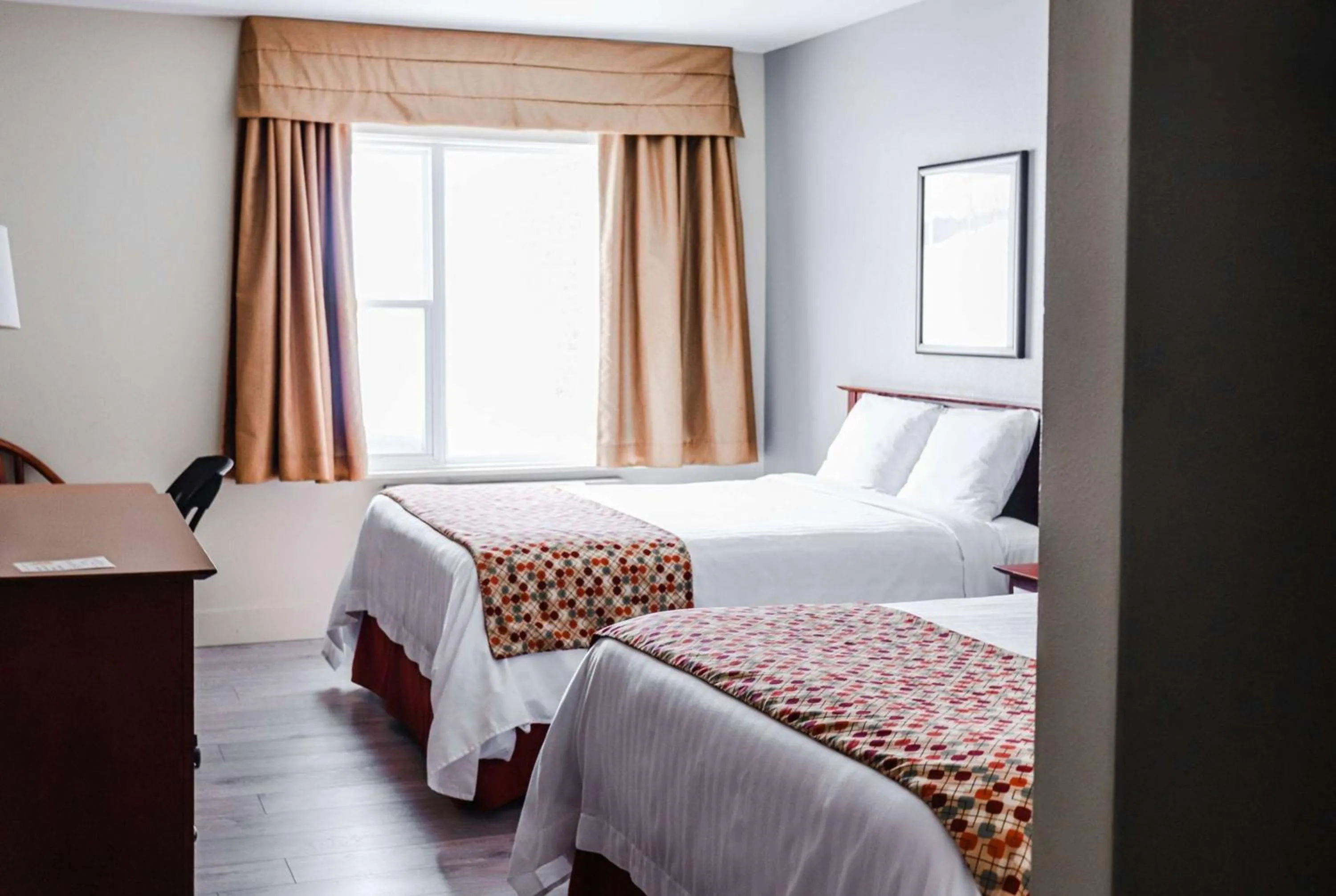 Photo of the whole room, Bed in Super 8 by Wyndham Campbellton NB