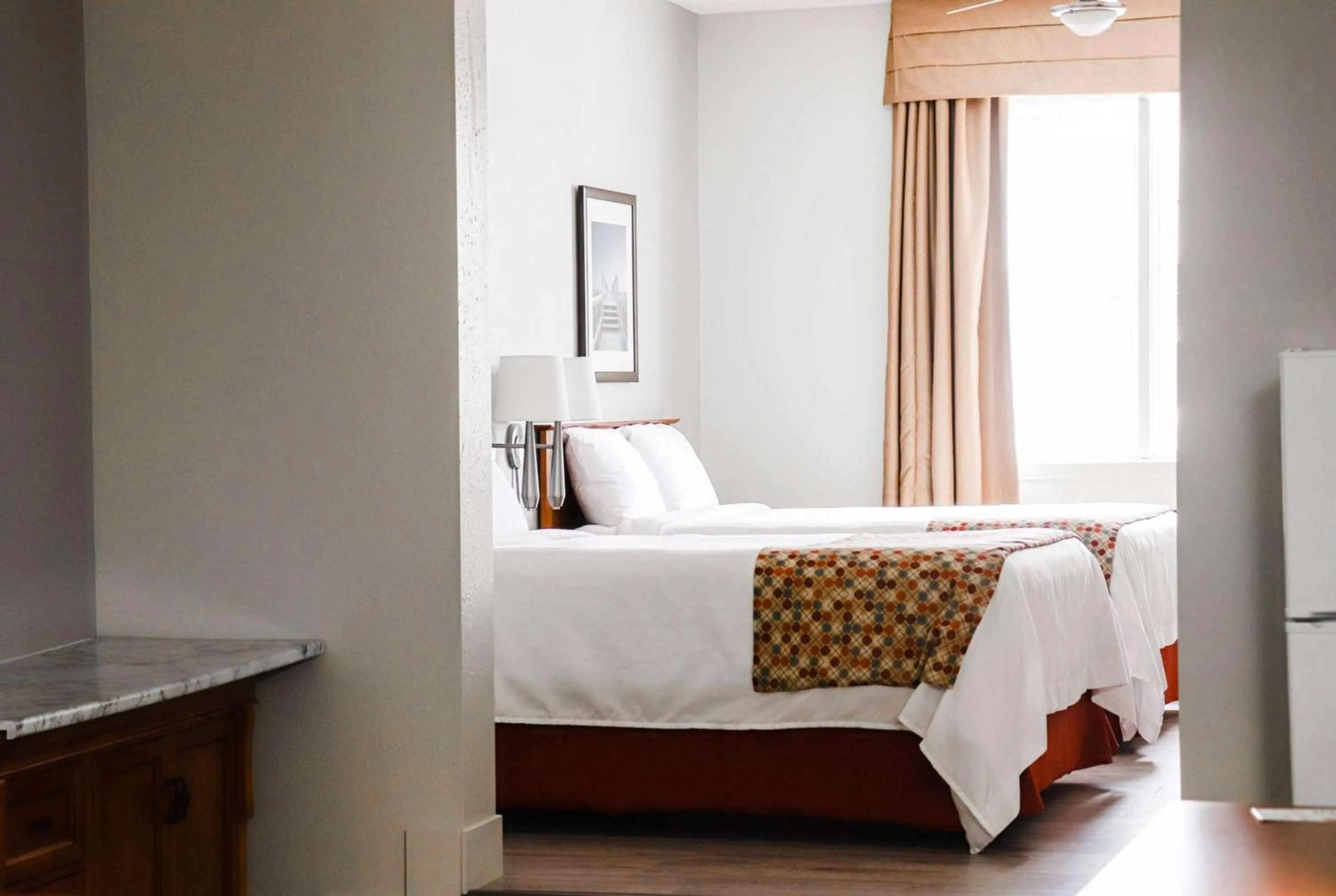 Photo of the whole room, Bed in Super 8 by Wyndham Campbellton NB