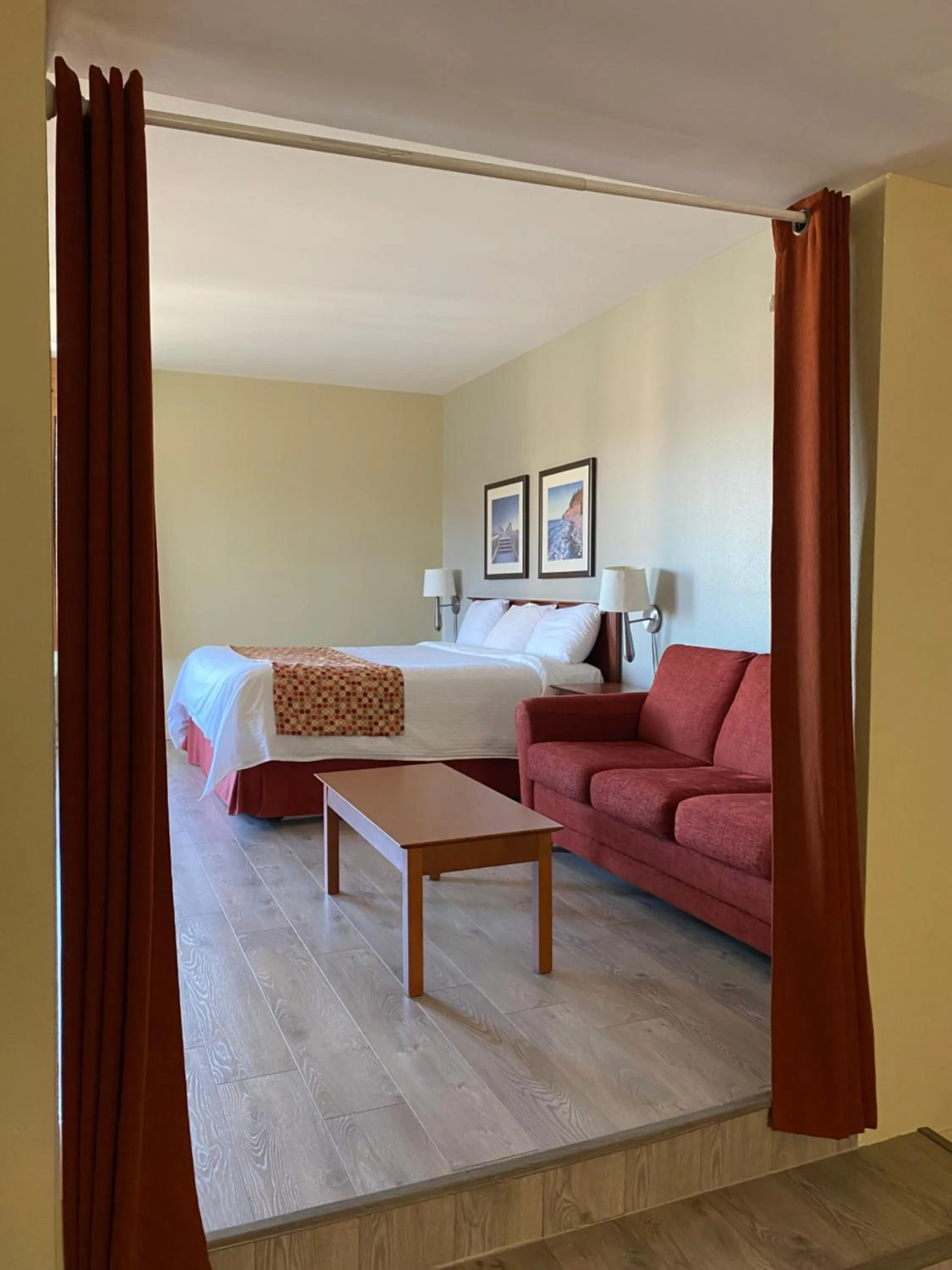 Seating area, Bed in Super 8 by Wyndham Campbellton NB