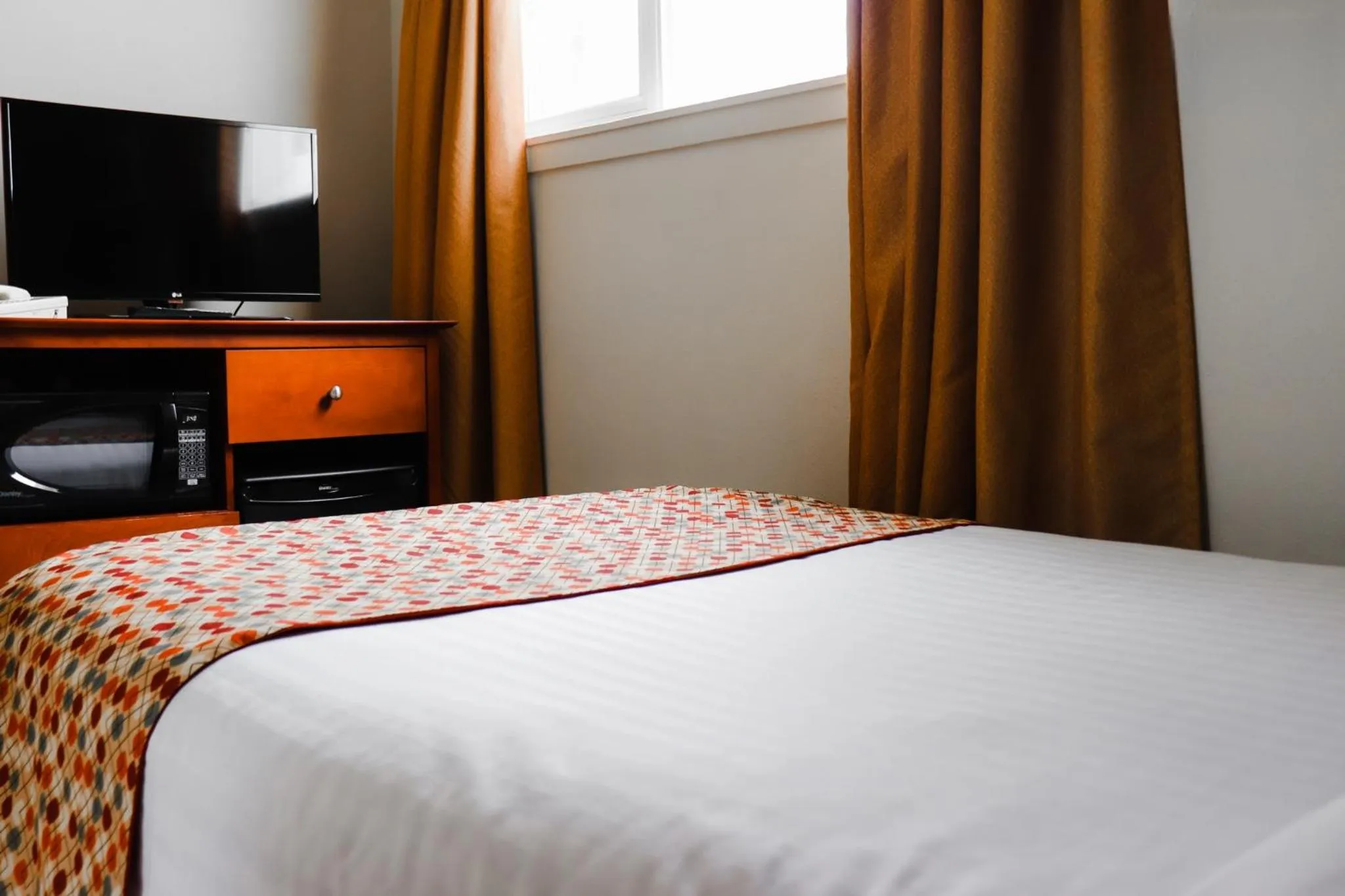 Bed in Super 8 by Wyndham Campbellton NB