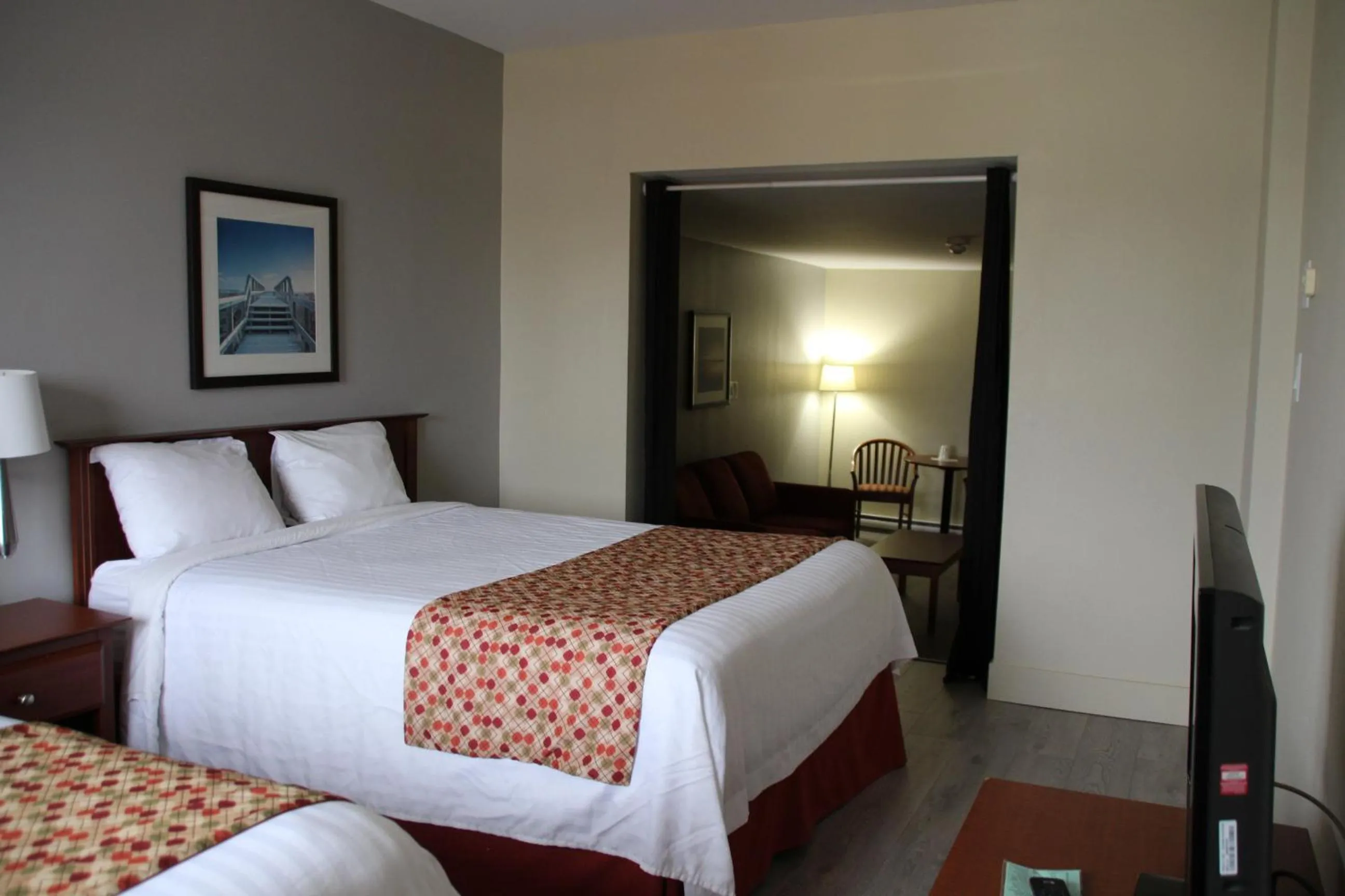 Bed in Super 8 by Wyndham Campbellton NB