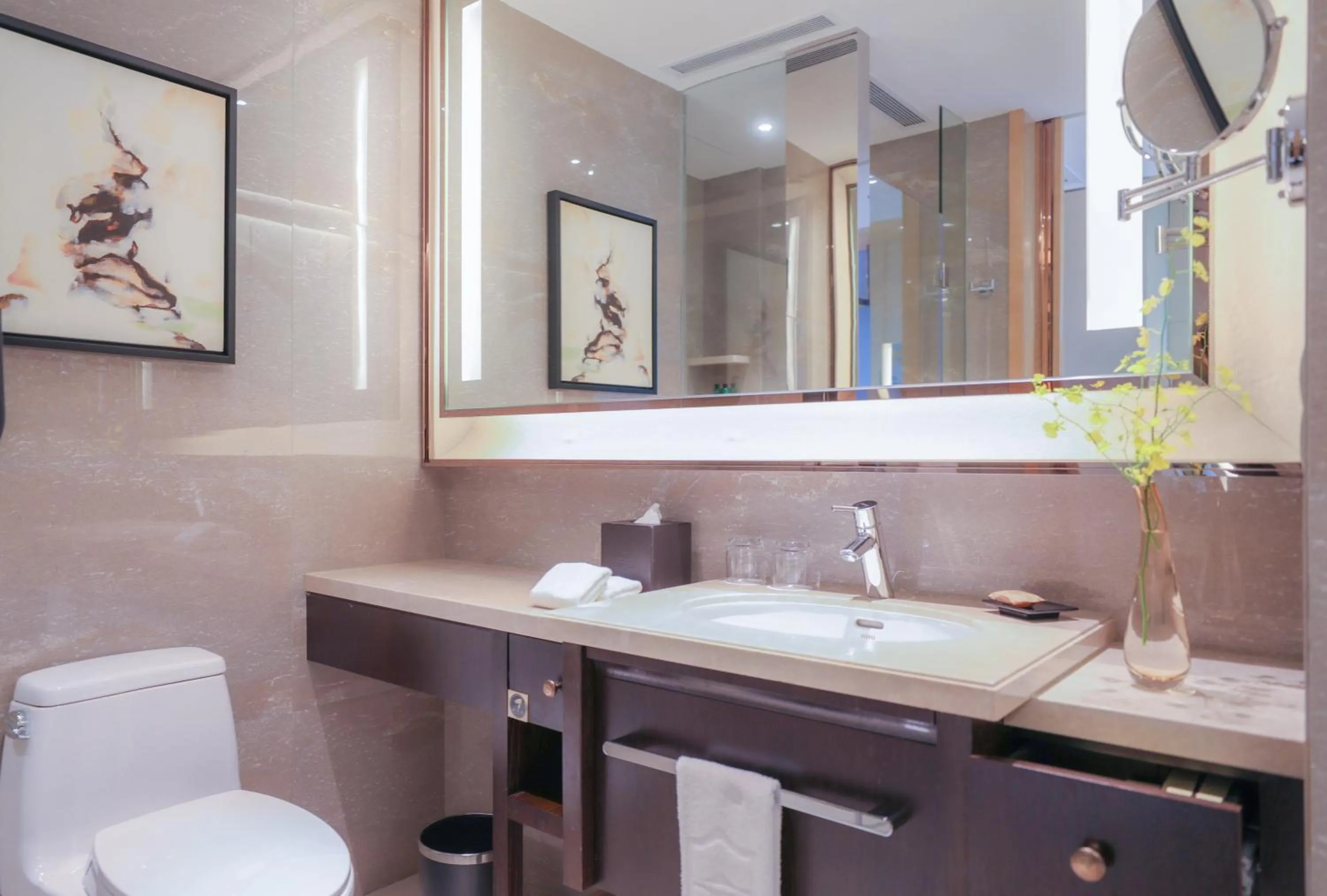 Toilet in Shangri-La Xiamen