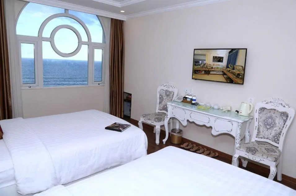 Bed in Tuyet Son Hotel (TS Ocean Hotel)