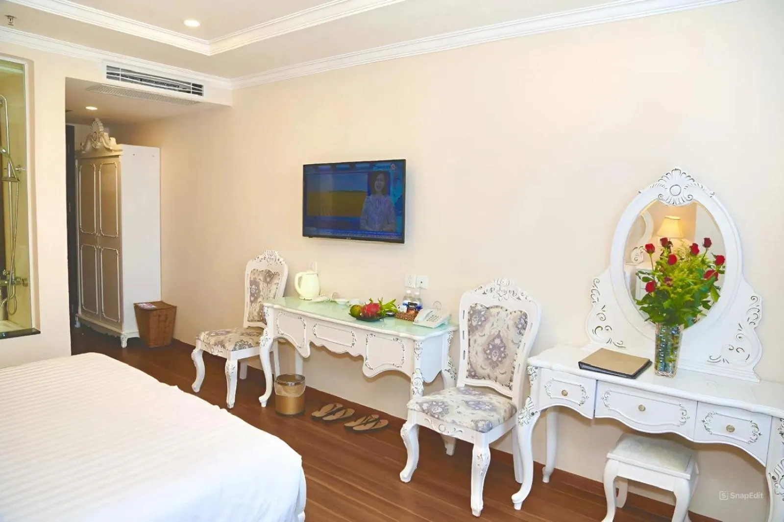 Bedroom, Bed in Tuyet Son Hotel (TS Ocean Hotel)