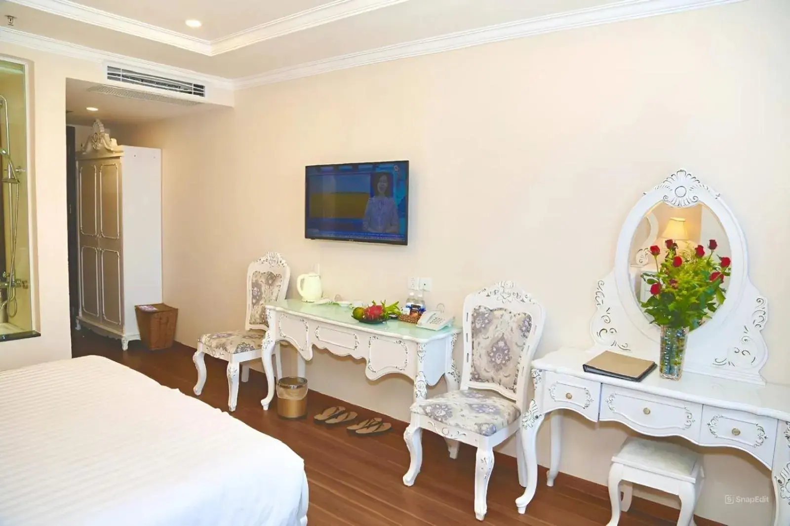 Deluxe Double Room with Sea View in Tuyet Son Hotel (TS Ocean Hotel) Deluxe Double Room with Sea View in Tuyet Son Hotel (TS Ocean Hotel)