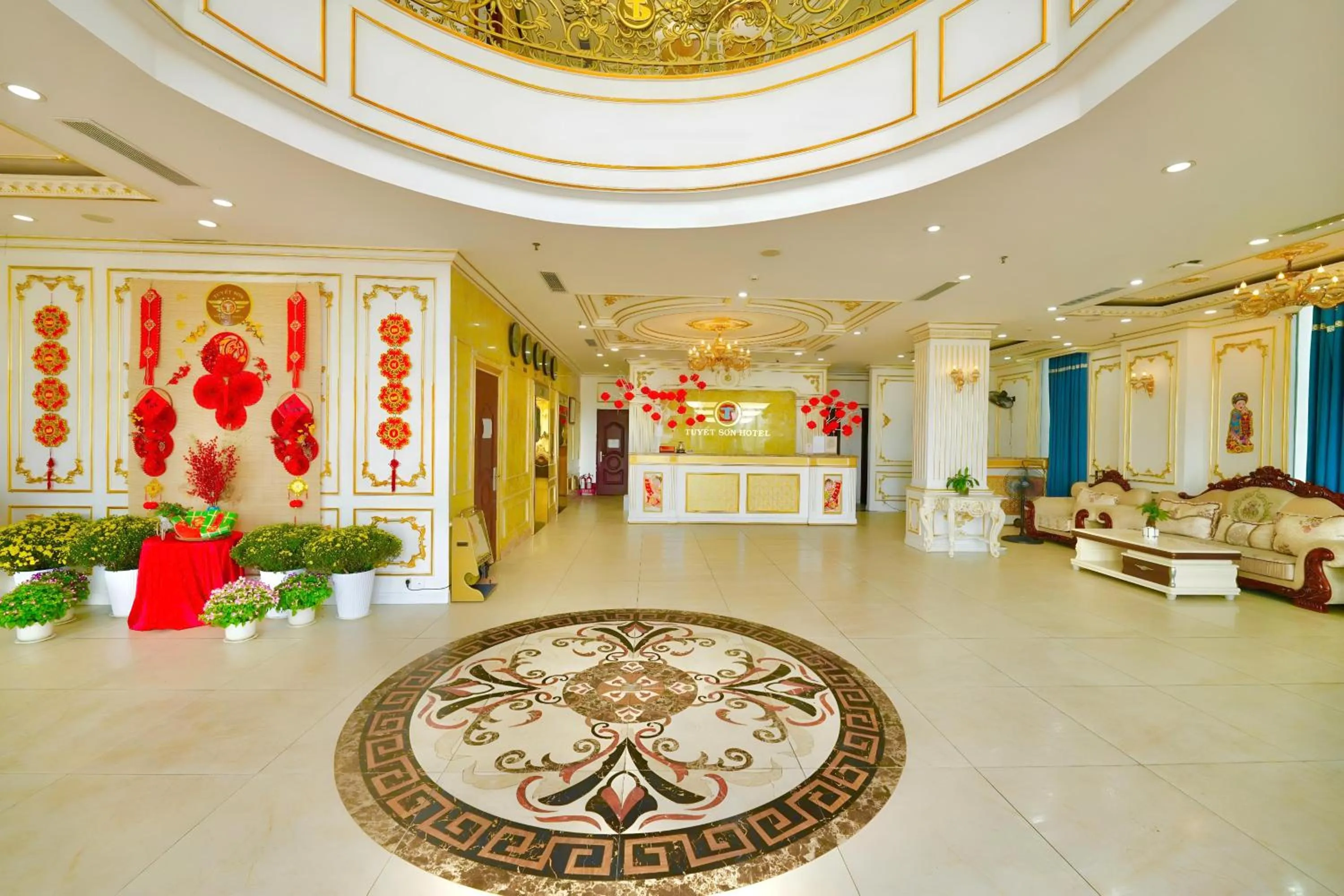 Lobby or reception in Tuyet Son Hotel (TS Ocean Hotel)