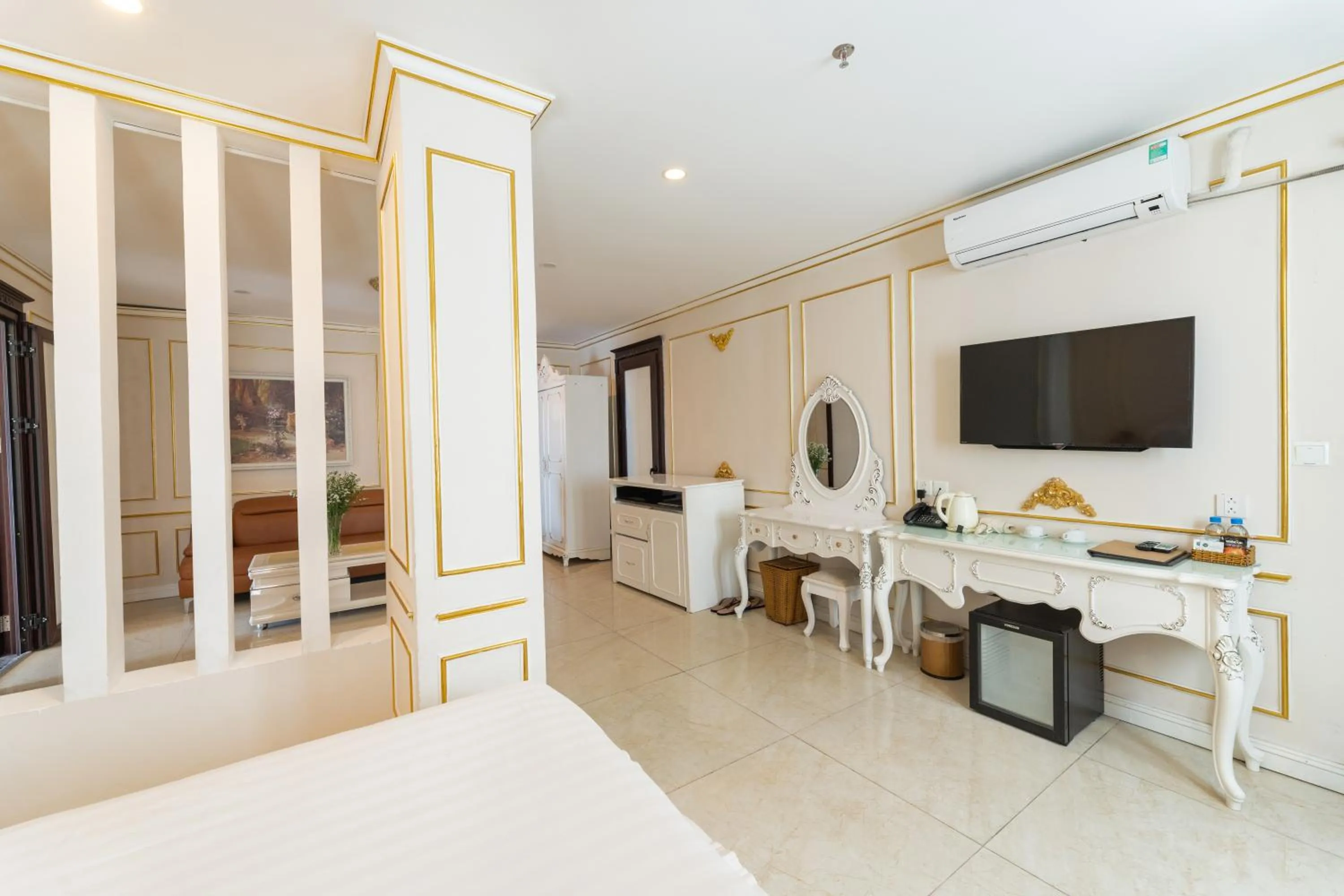 TV and multimedia, Bed in Tuyet Son Hotel (TS Ocean Hotel)