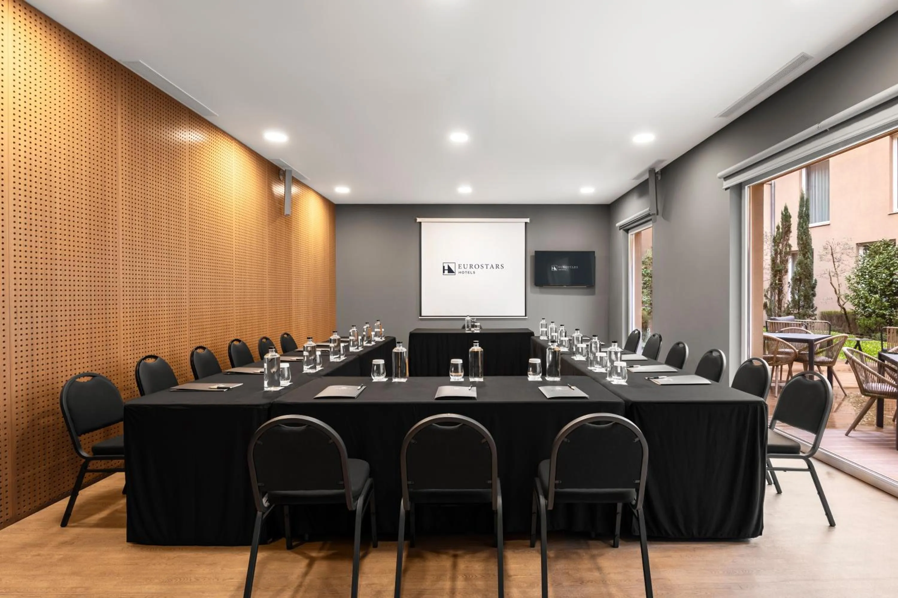 Meeting/conference room in Eurostars Porto Centro